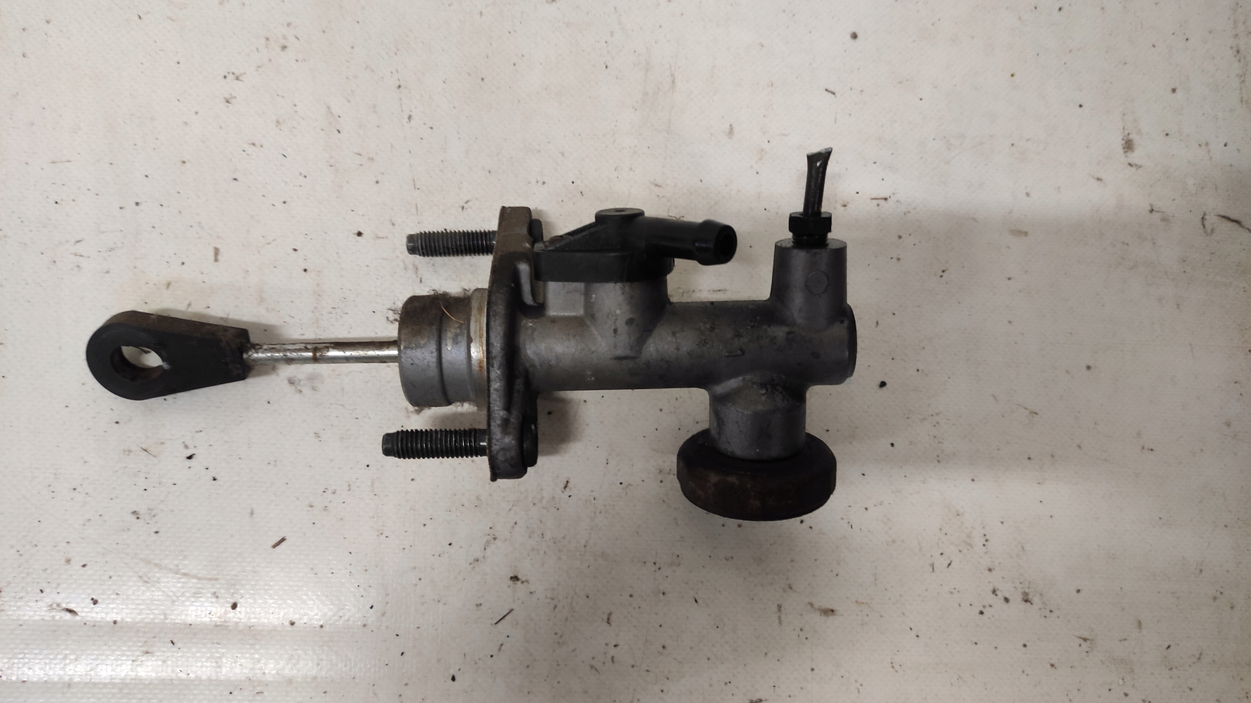 pumpa WYSPRZEGLIK spojky VENGA IX20 1.4 CRDI