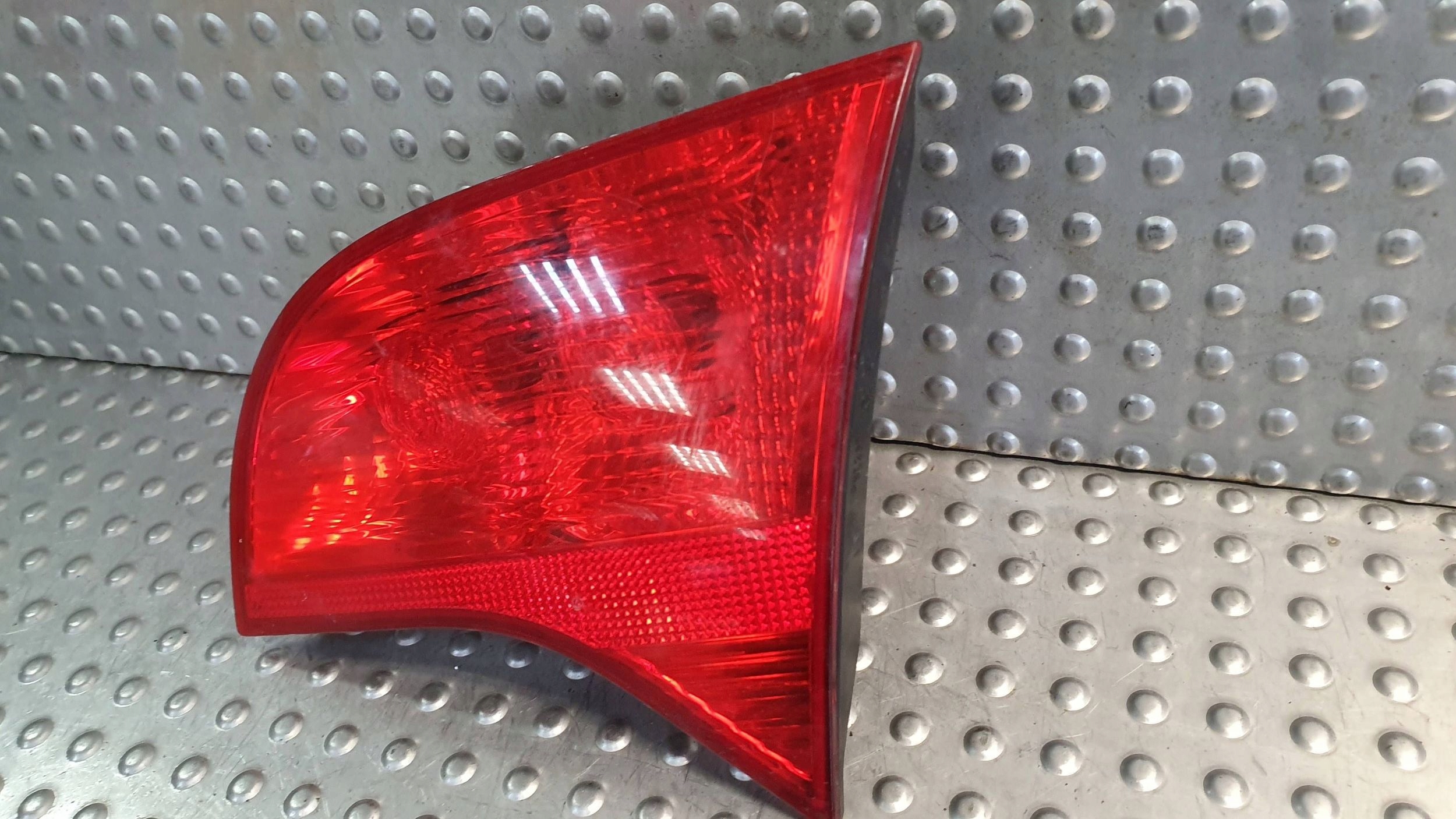 light rear part right AUDI A4 B7 KOMBI to the bonnet 04- 8E9945094