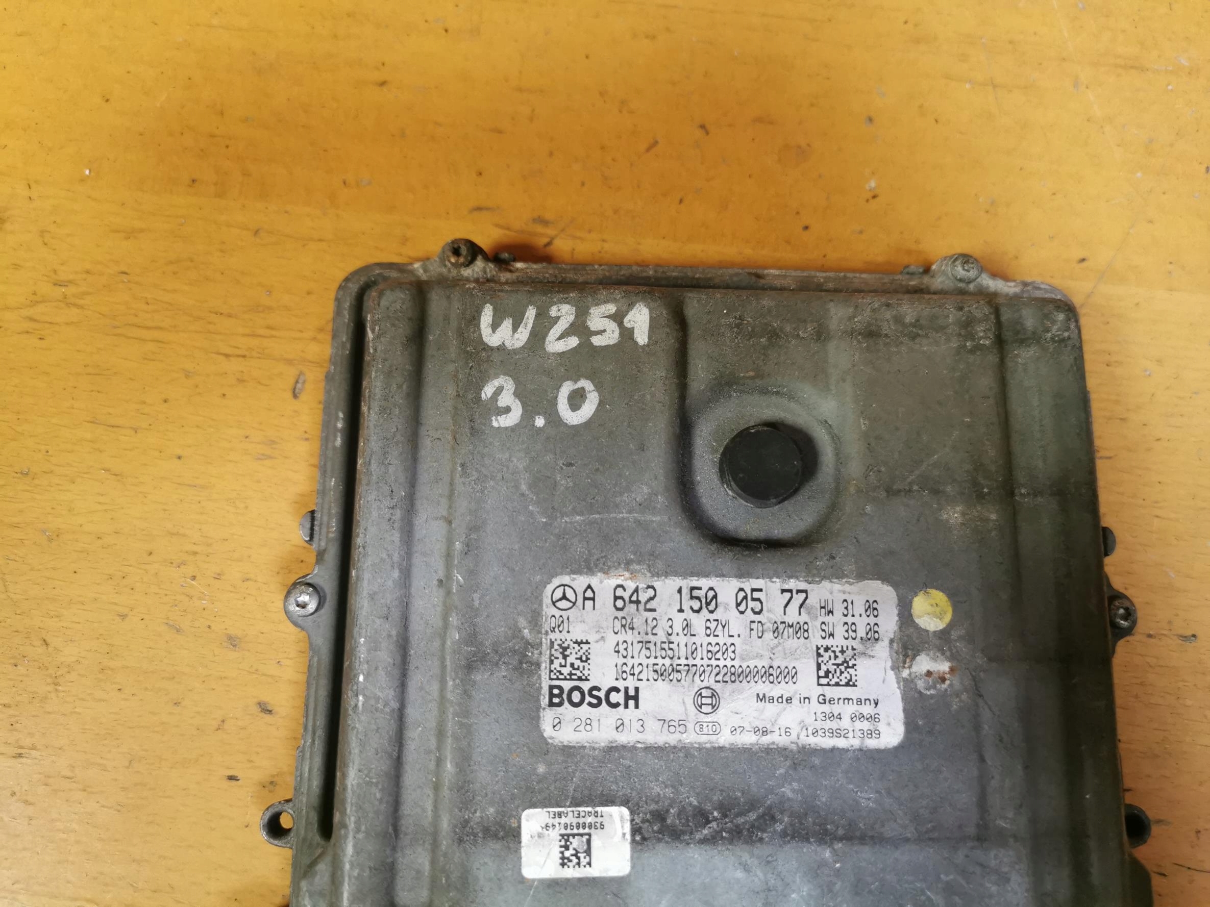 control unit computer of the engine MERCEDES R-KLASA W251 3.0 CDI A6421500577