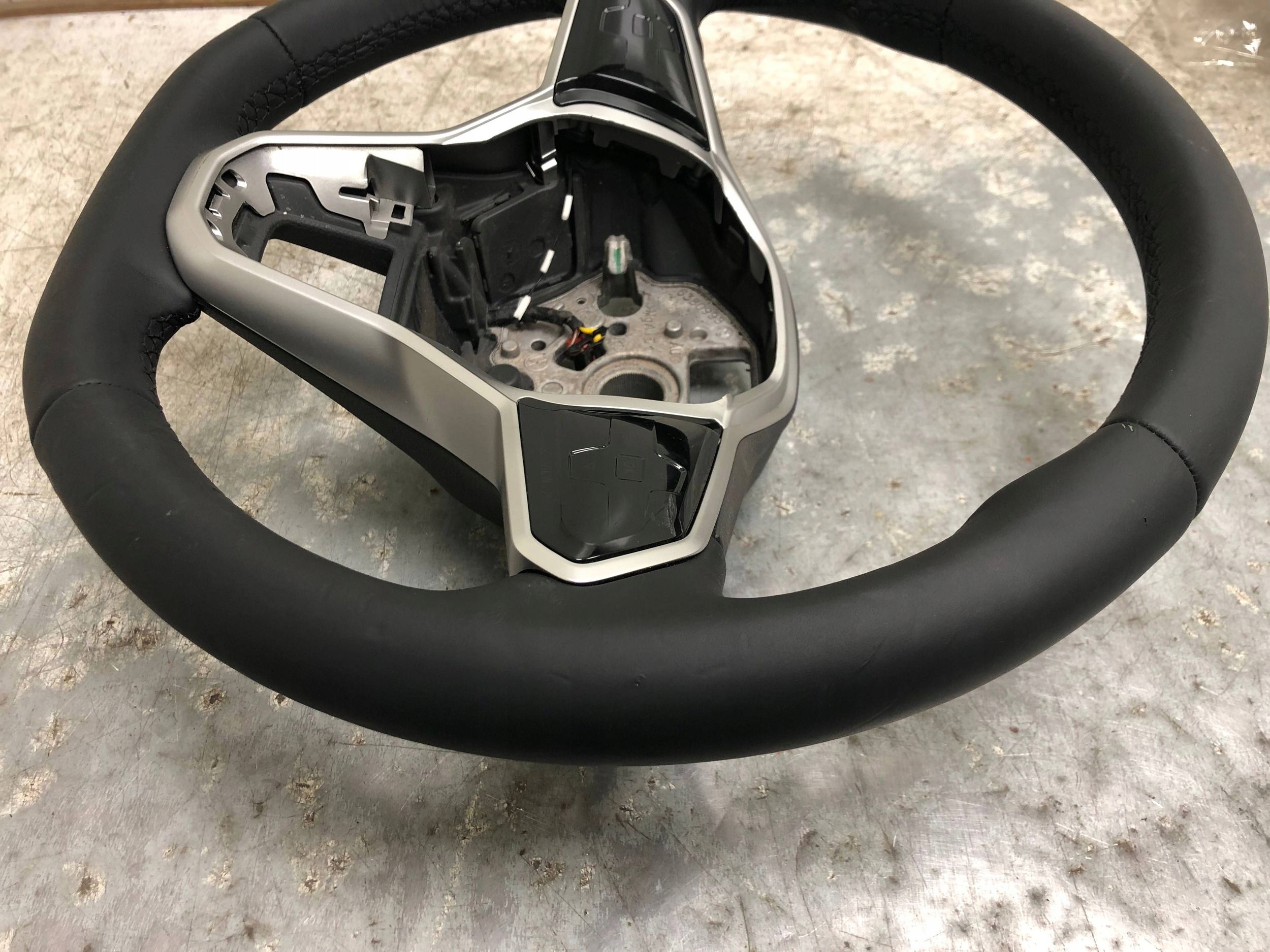lenkrad Leder MULTIFUNKCJA DOTYKOWA VW ID4 ID.4 10A419089