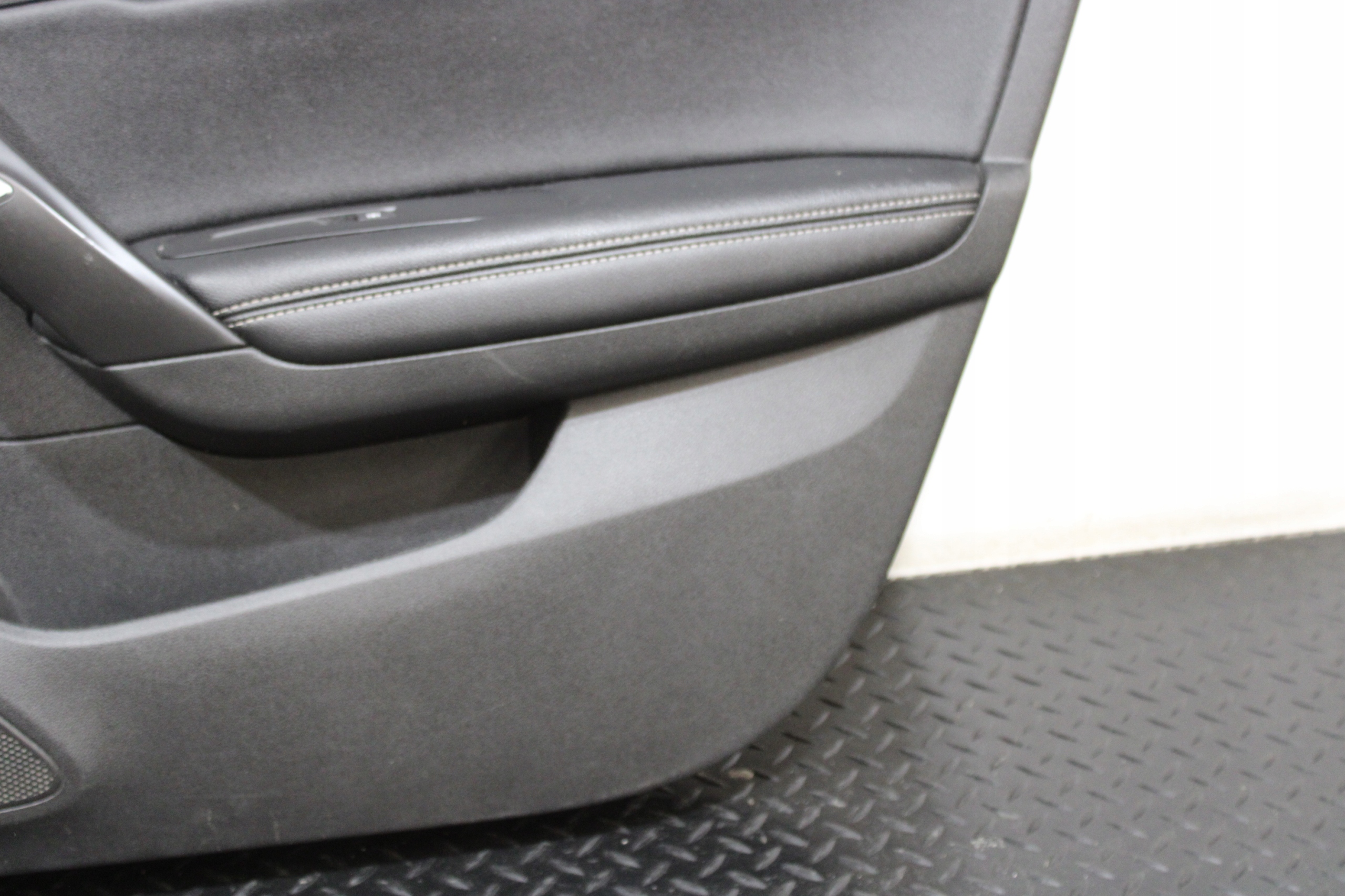 upholstery side door right front RENAULT MEGANE IV 4 KOMBI