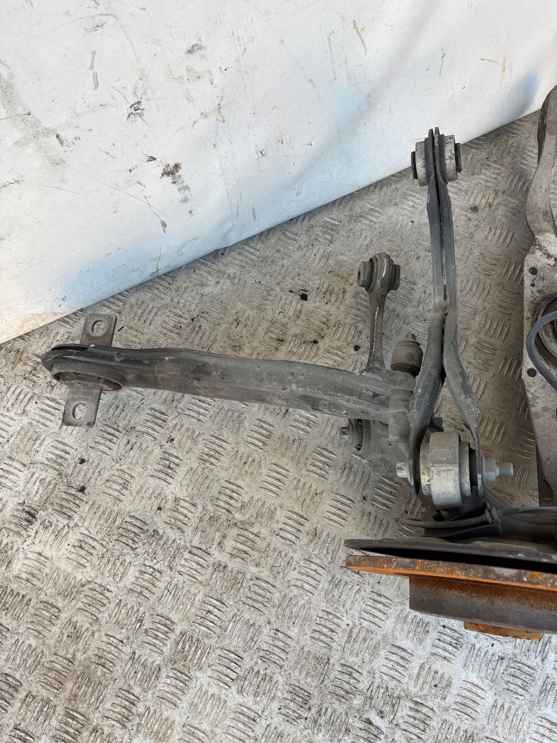 swing arm rear left MERCEDES A KLASA W176 12