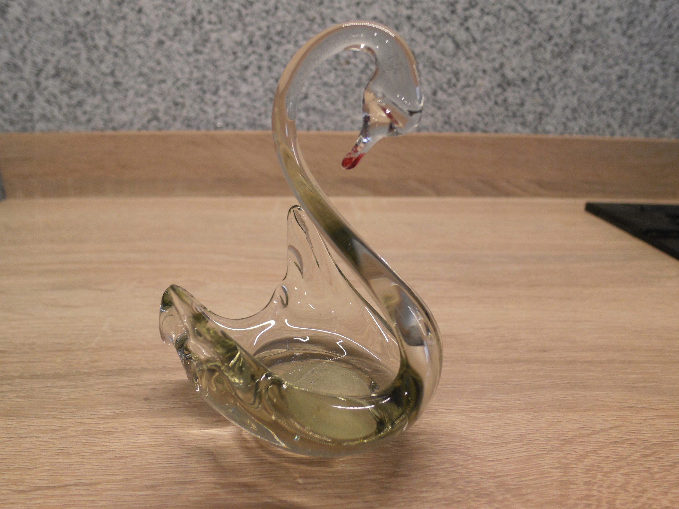 Figurka szklana Łabędź Wysokość produktu 11 cm