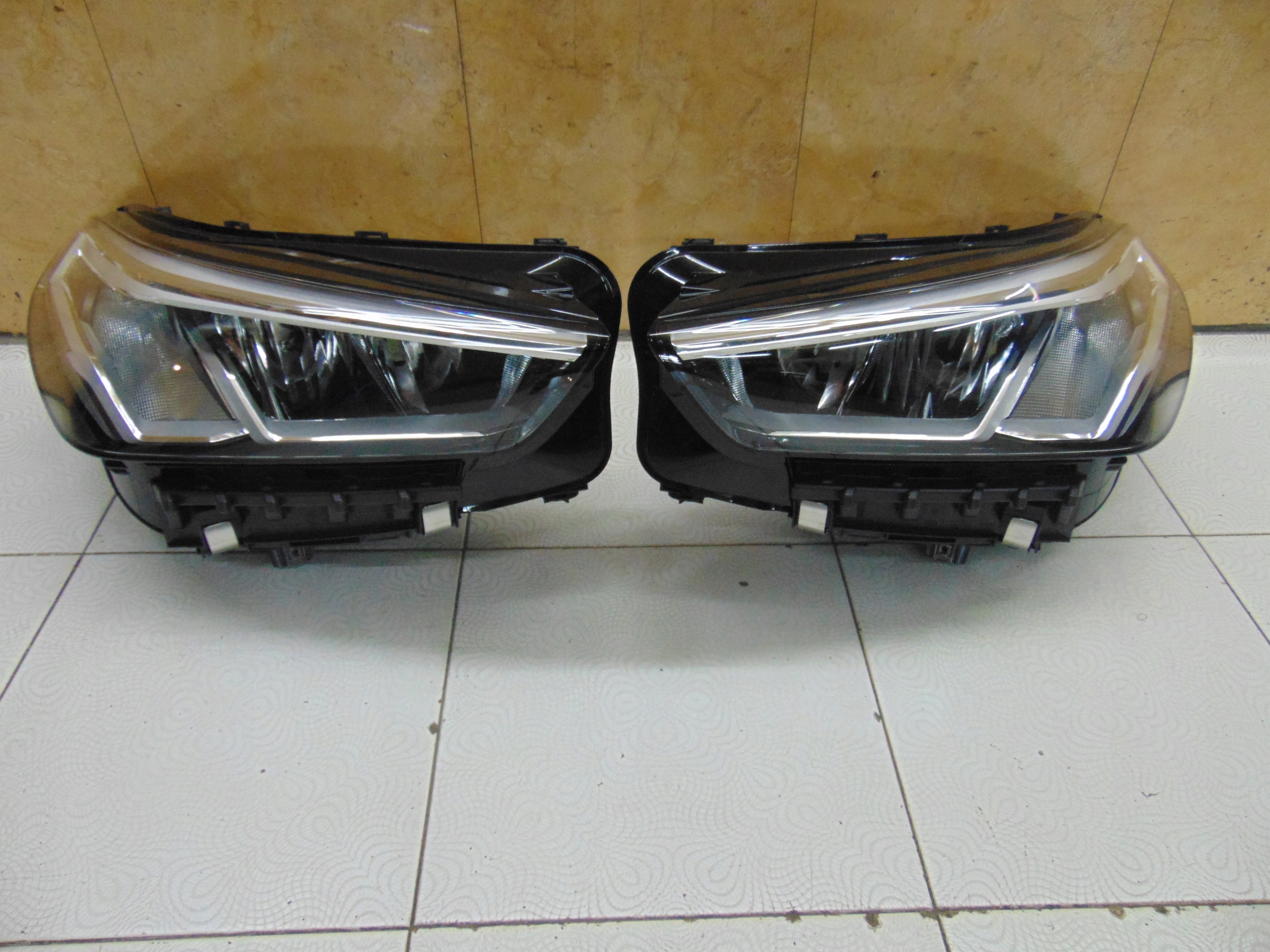 LEUCHTE VORNE VORNE BMW X1 U11 5A5DB43
