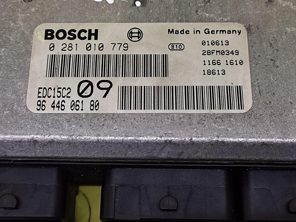 PEUGEOT 307 2.0 HDI control unit of the engine 0281010779