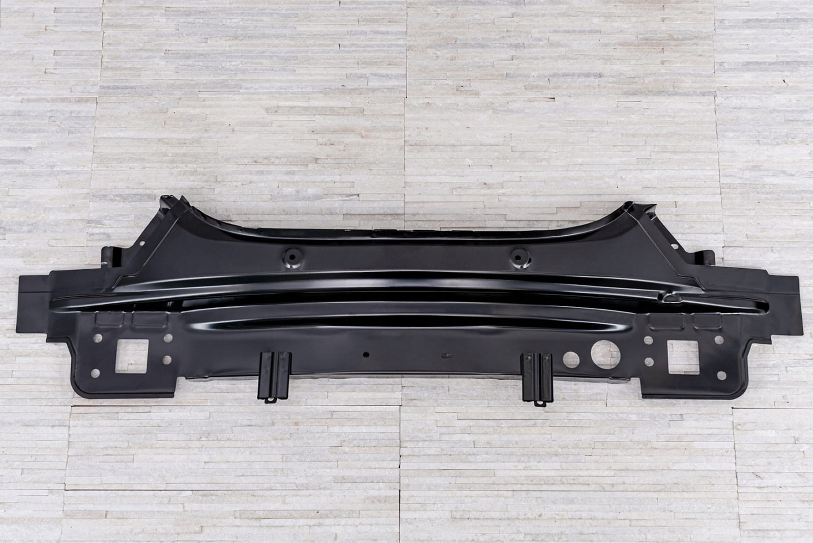 MERCEDES C-CLASS W205 2014-2021 PAS TYLNY ŚCIANA A2056404000 Producent części Inny