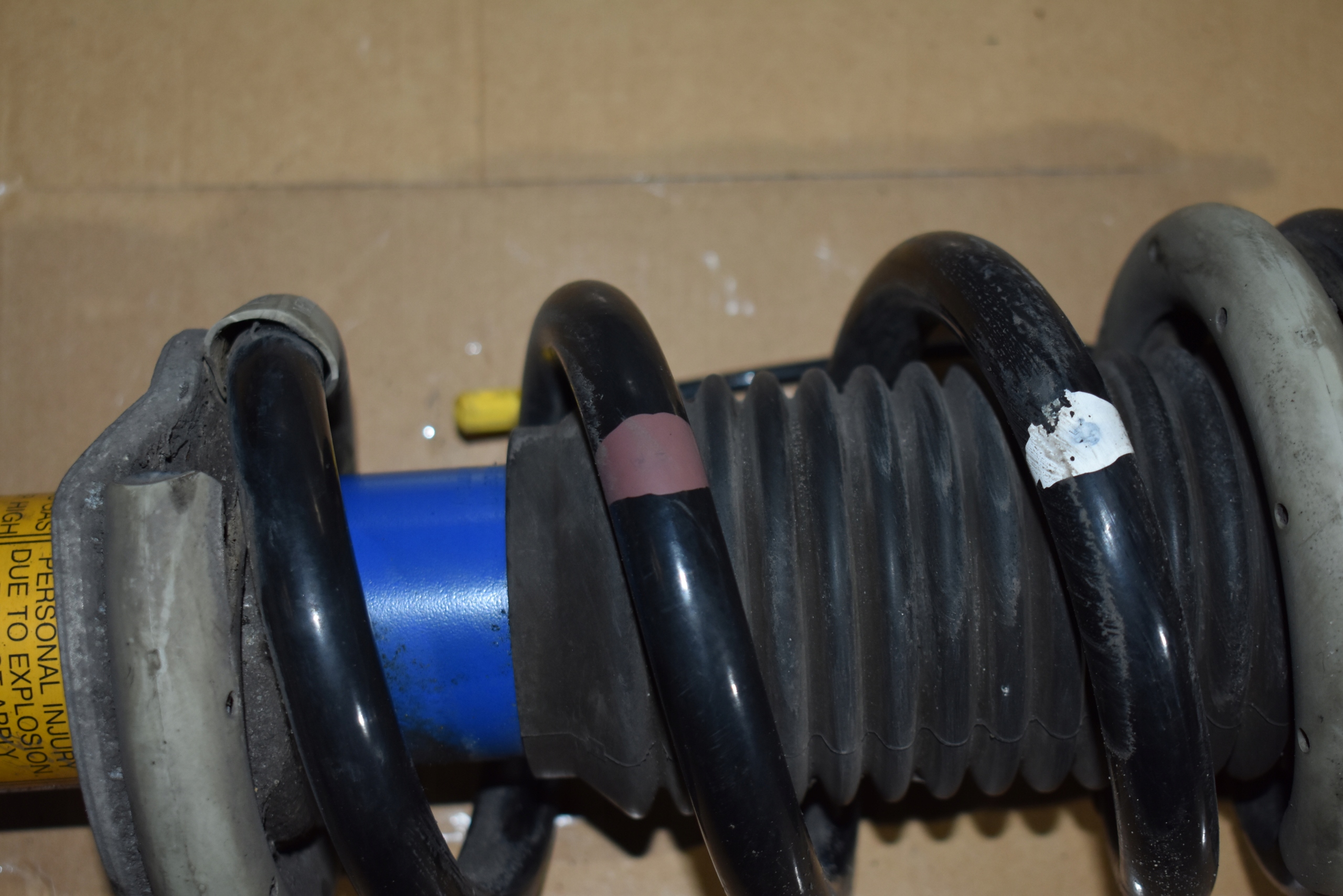 IDEALNY shock absorber front front right NISSAN GT-R R35 1