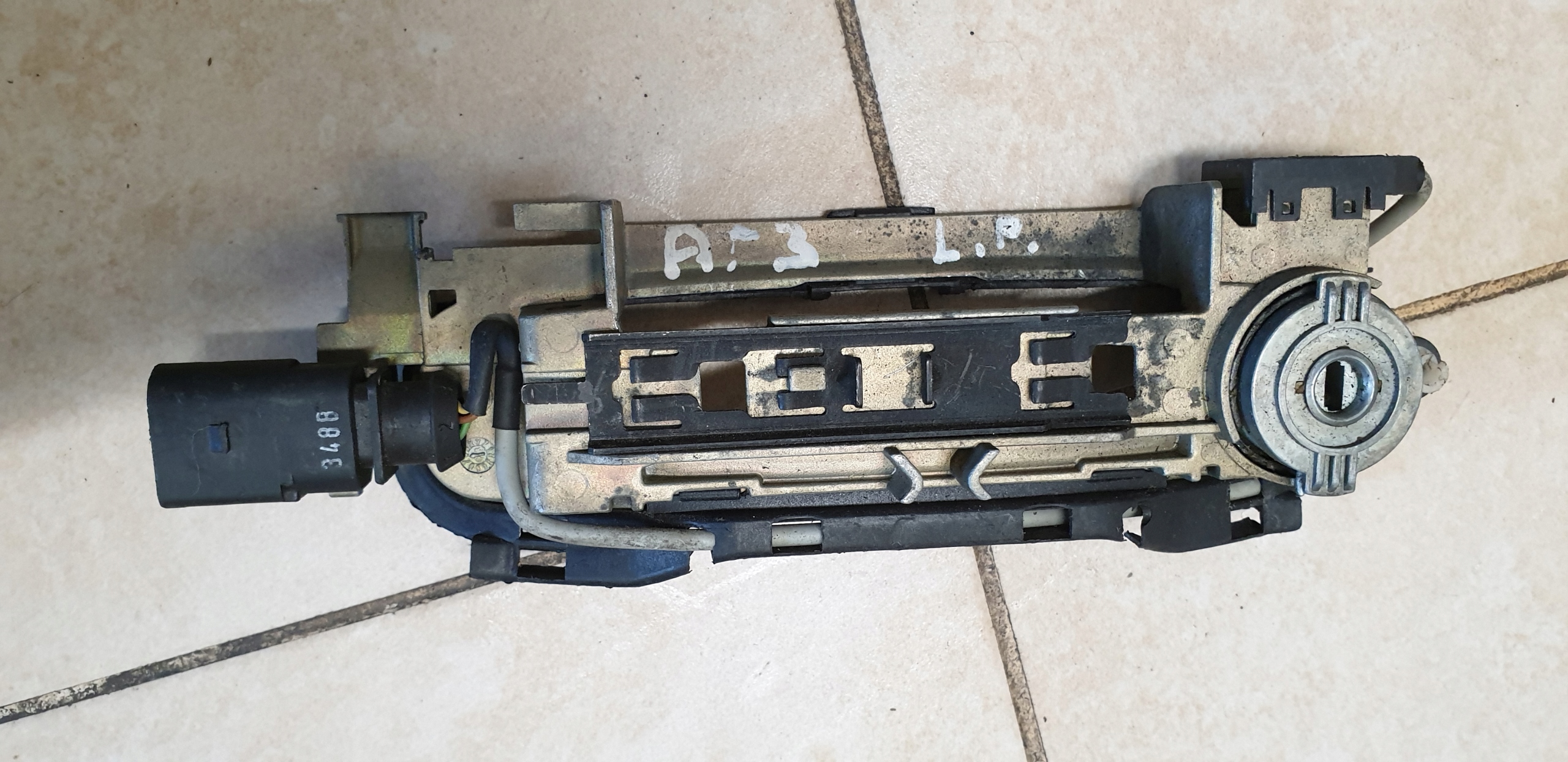 Support plaque Support Cylindre Poignées Droit AUDI A3 8L