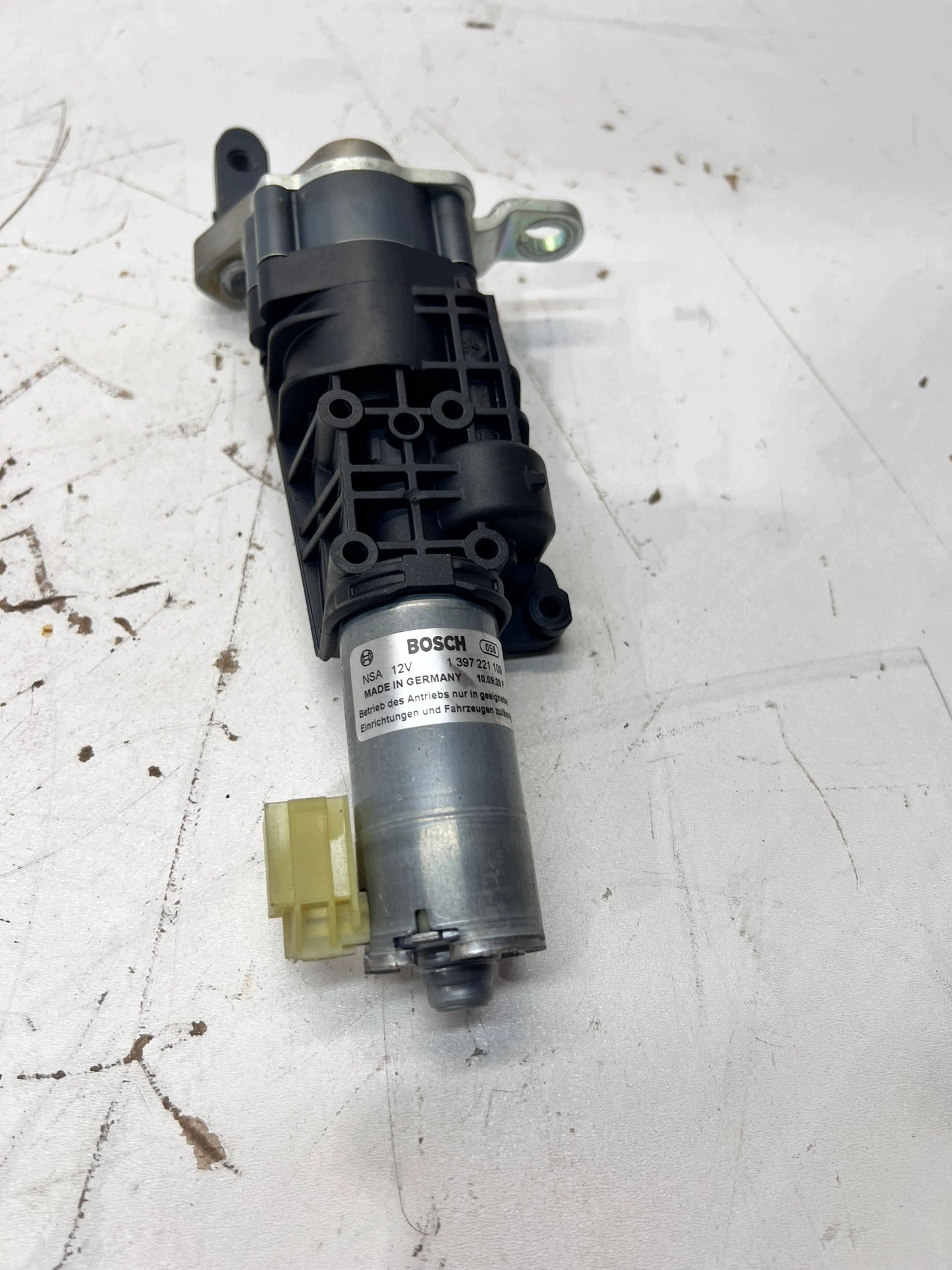 damper bonnet left rear part AUDI A4 B9 8W9827851D