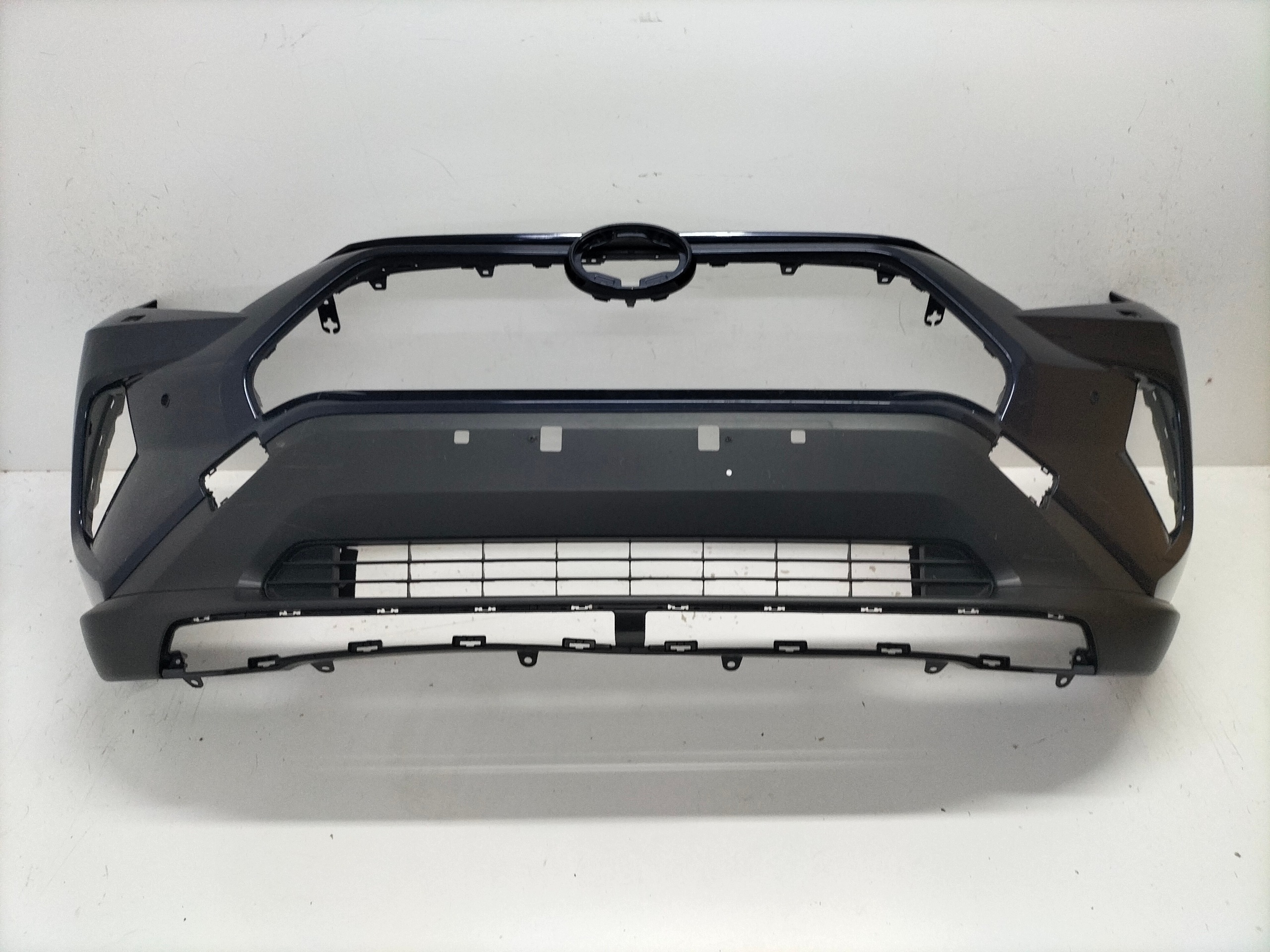front bumper front TOYOTA RAV4 RAV-4 V 18