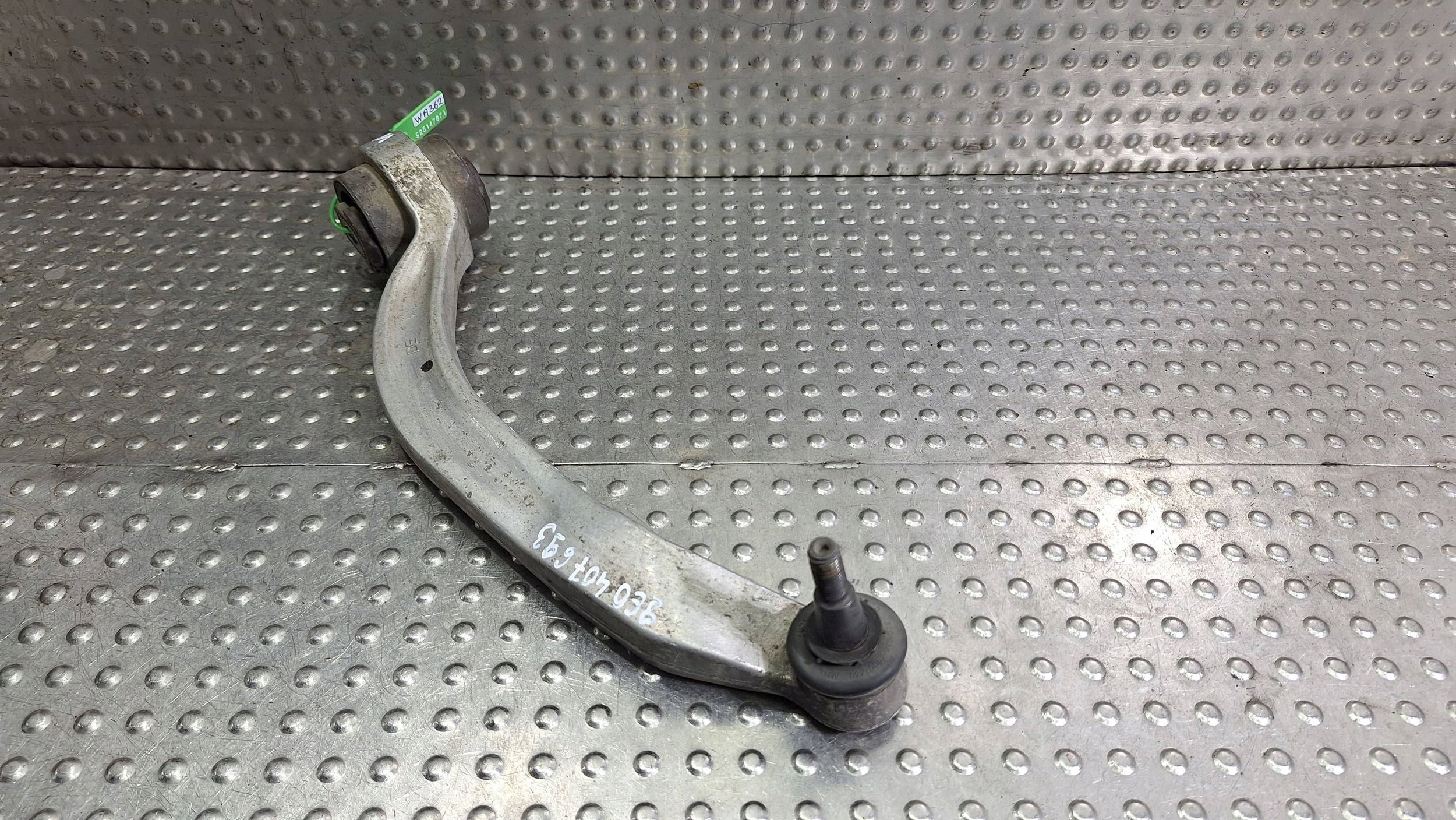 arm left front lower BANAN AUDI A4 B5 A6 C5 A8 D2 PASSAT B5 SUPERB and