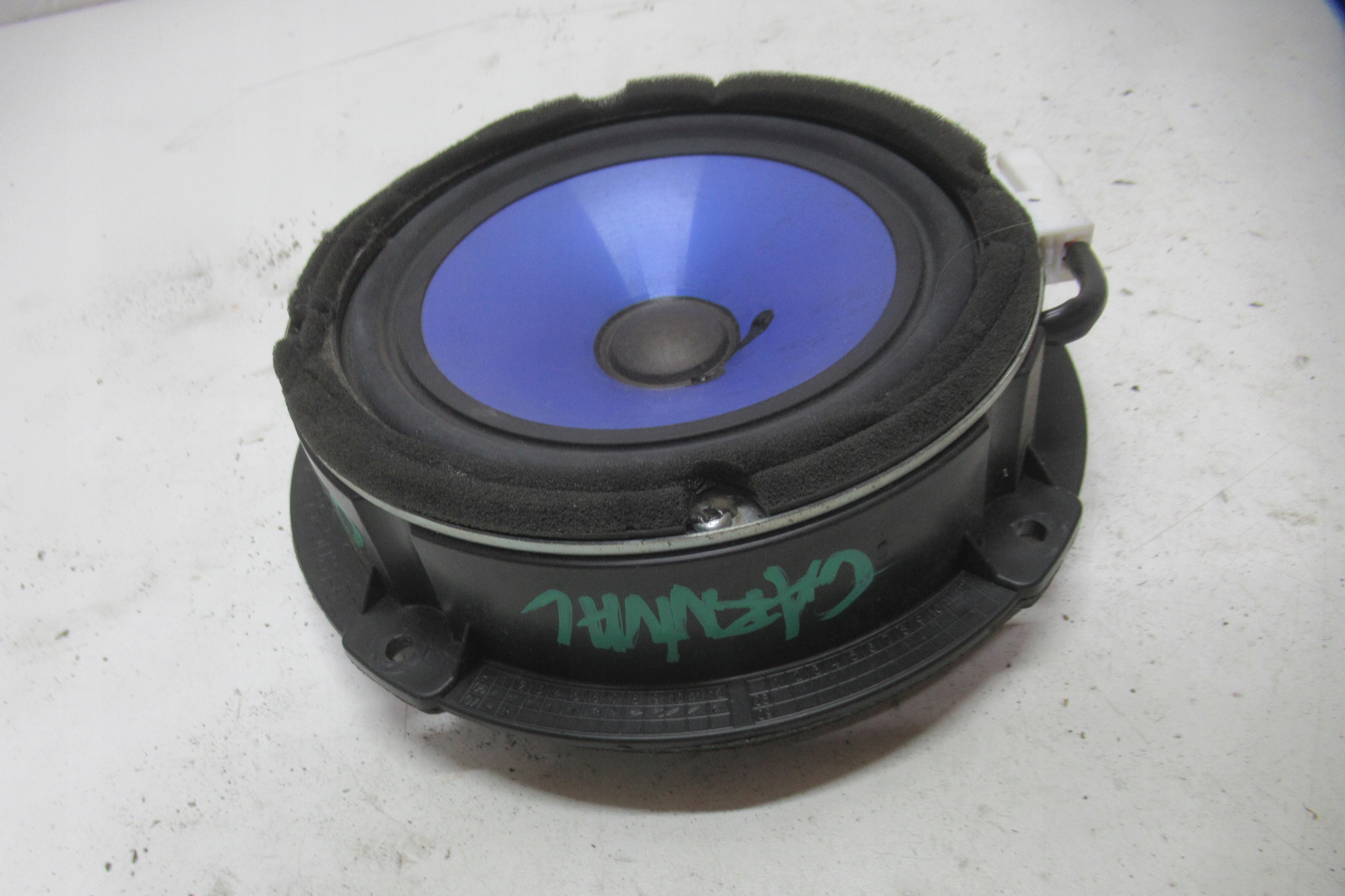KIA CARNIVAL II 07R speaker left front 96330-4D100