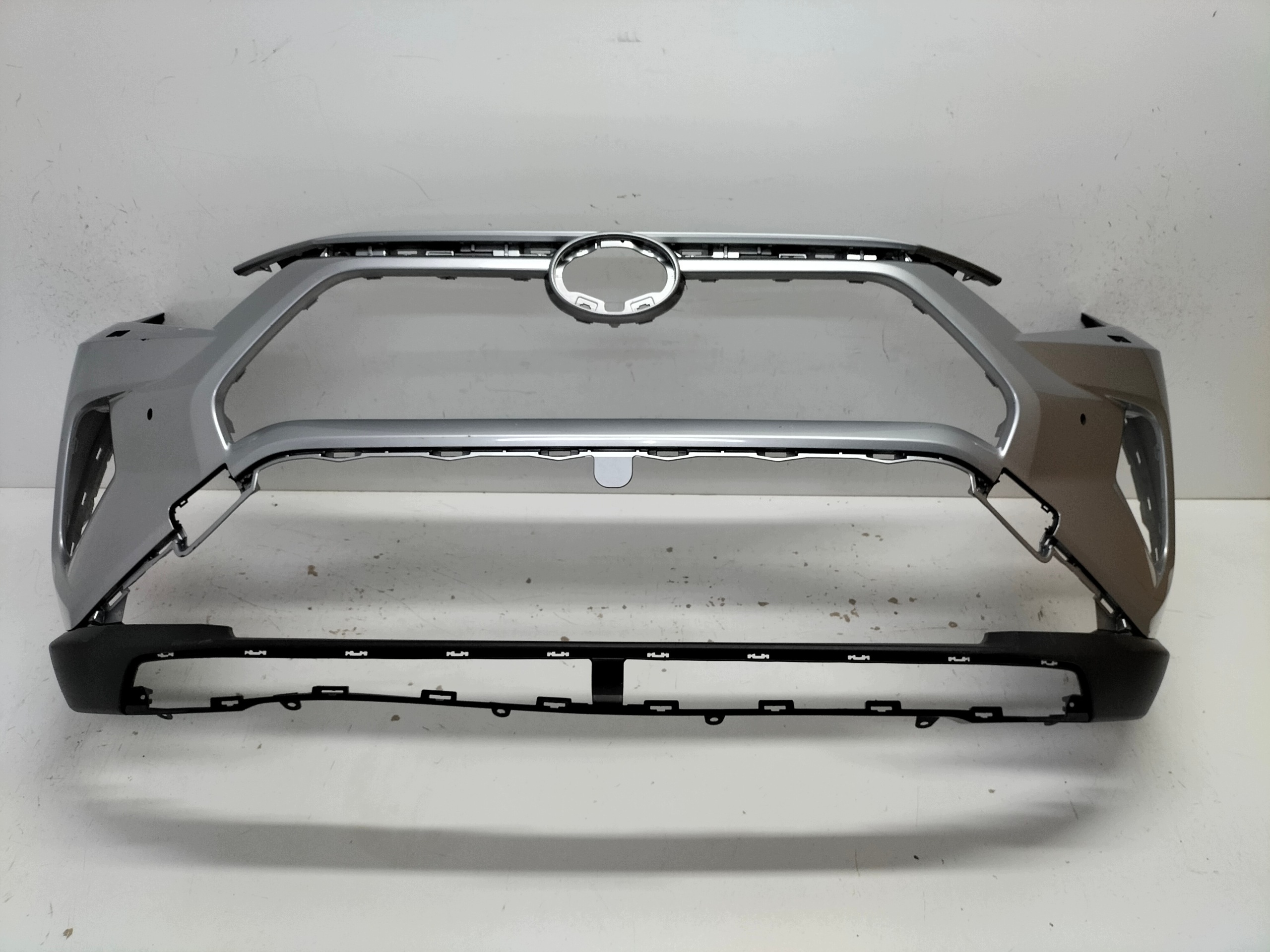 front bumper front TOYOTA RAV4 RAV-4 V 18