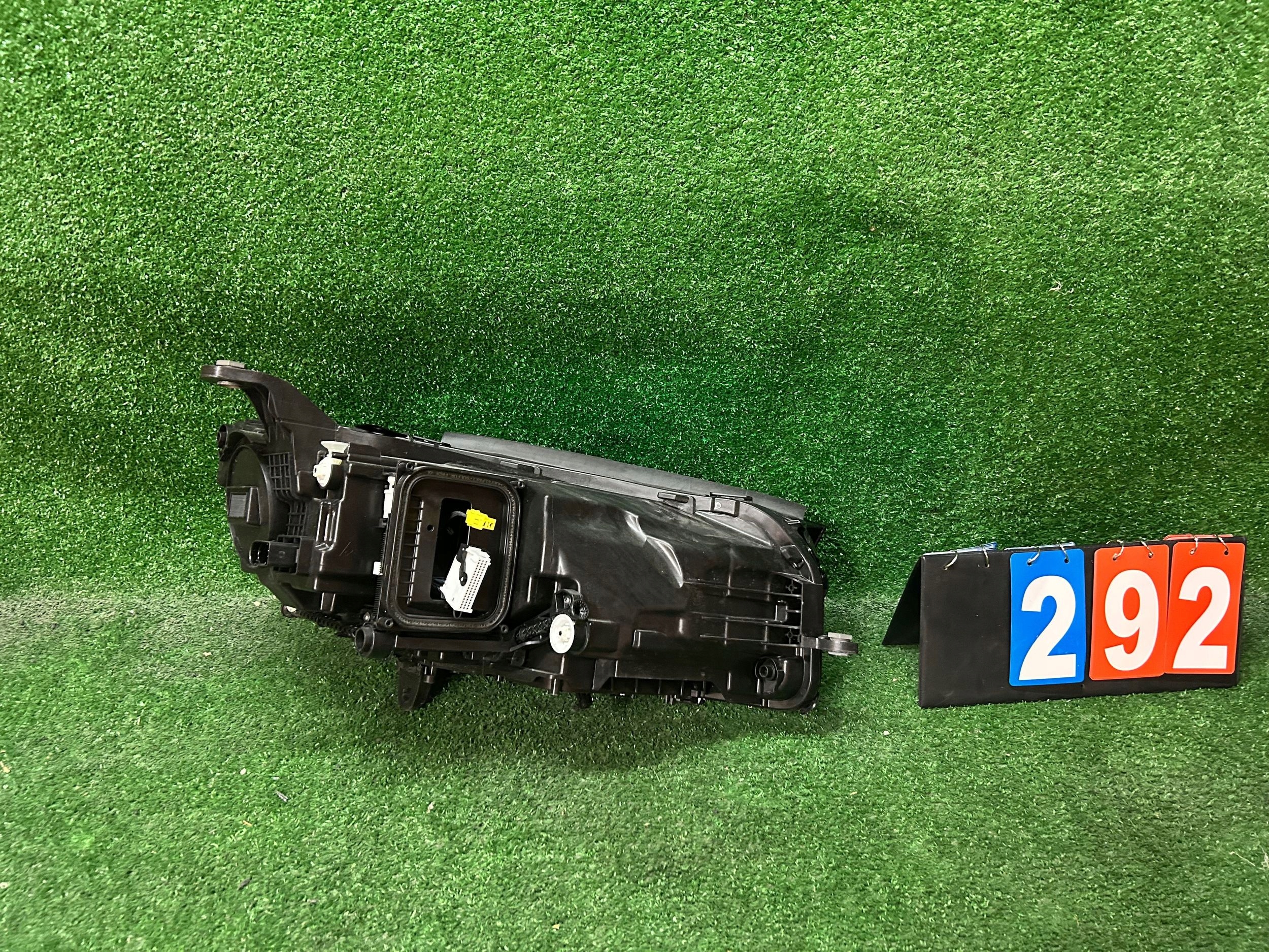 REFLEKTOR links MERCEDES GLE W167 LIFT MULTUBEAM LED nr:292