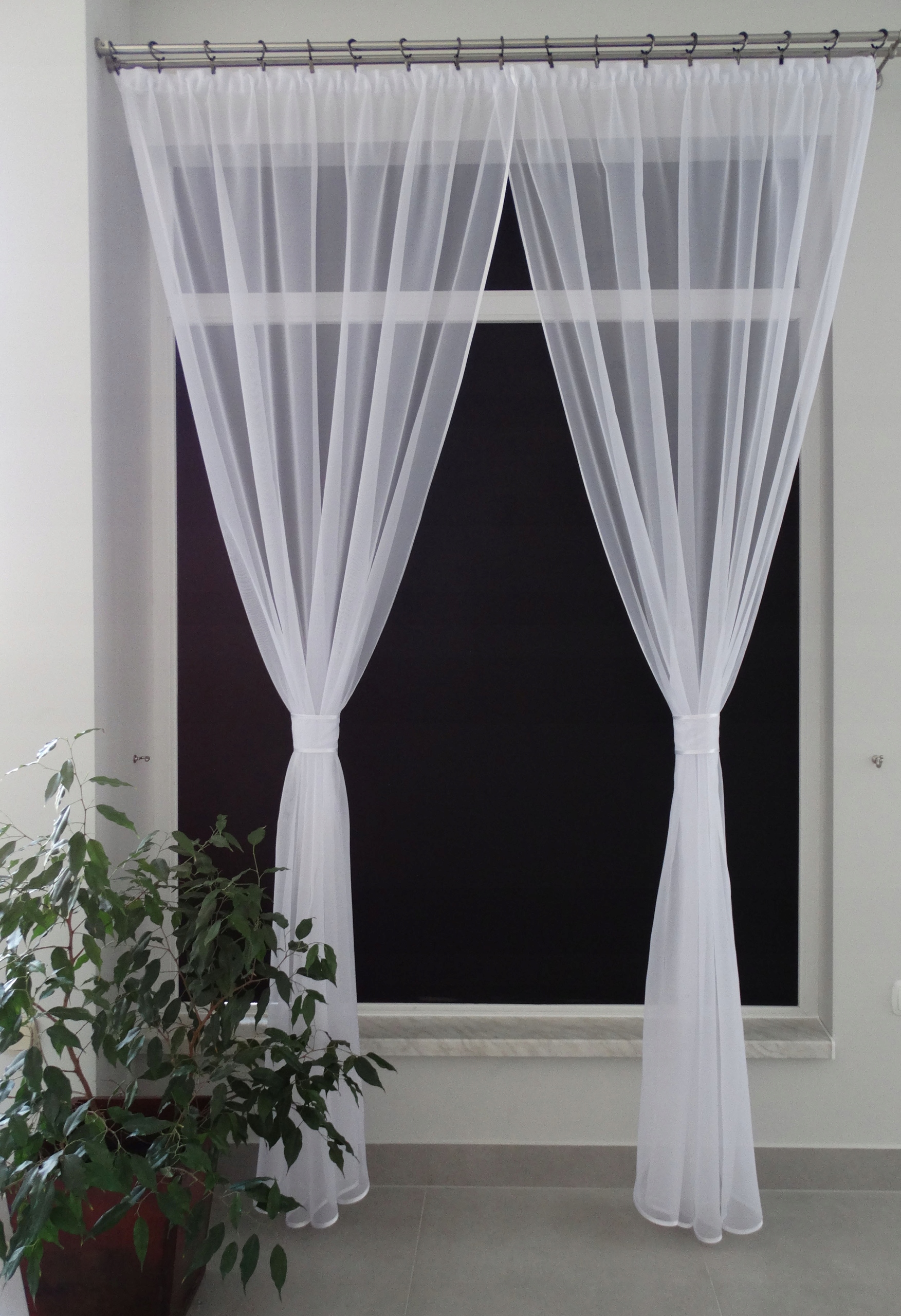 Mg Kpl Záclona Voál bílá Zvonky 300x250 Tuby pol