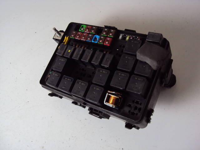 КОРОБКА BEZPIECZNIKOW MASERATI GHIBLI 2013-