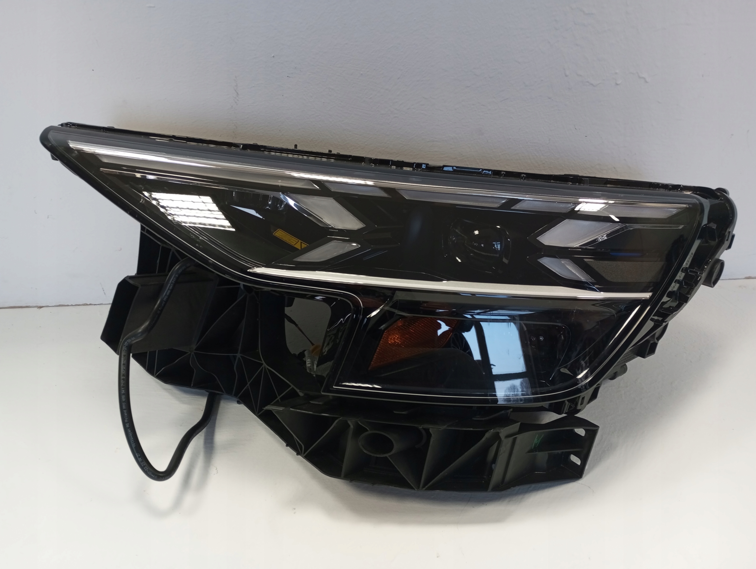 light Full Led LASER left AUDI Q8 4M8941085B USA