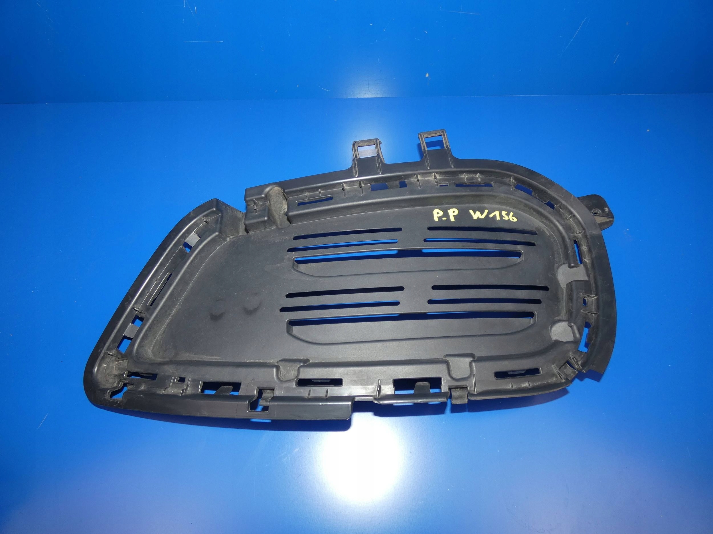 MERCEDES GLA W156 grid of a bumper right front front