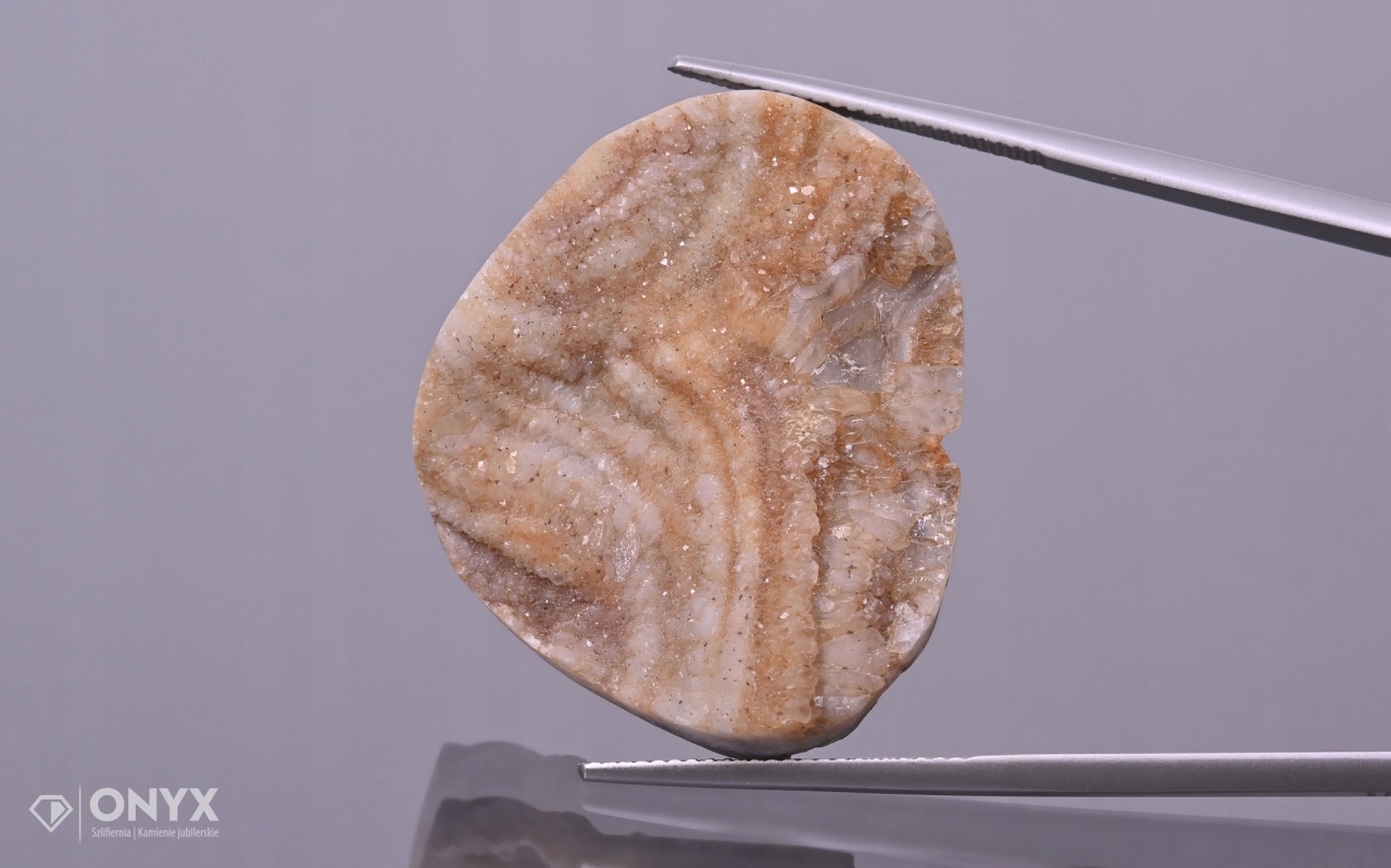 Chalcedonová růže nepravidelná 33x27 mm