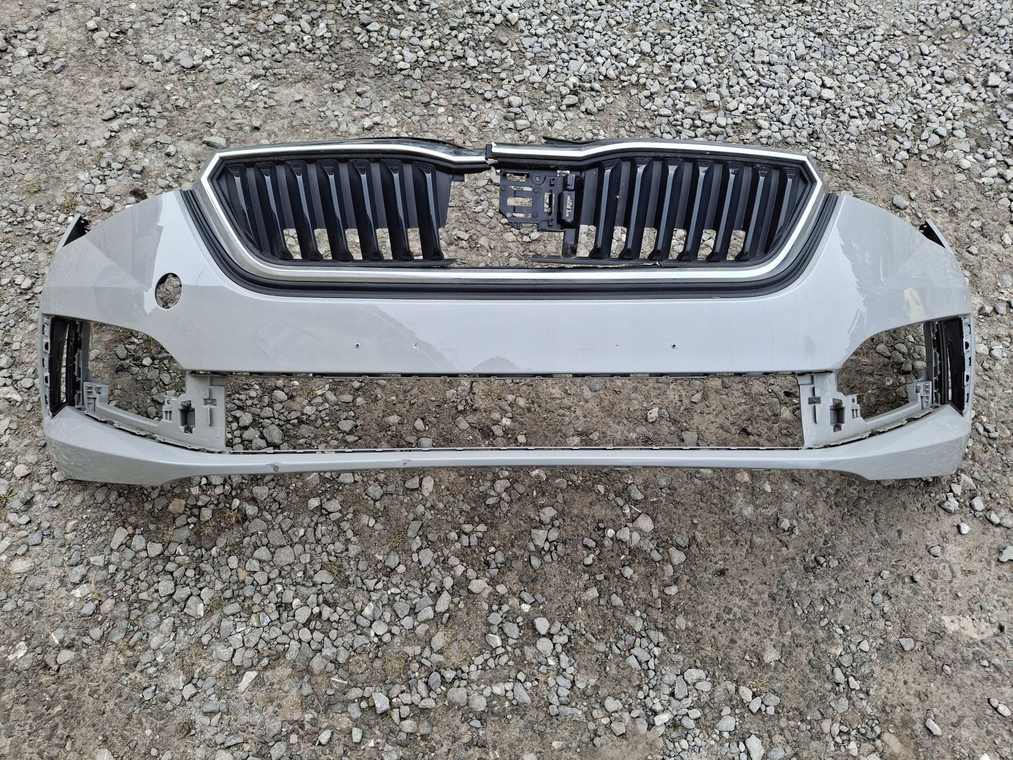 Frontstoßstange SKODA SCALA 2019R->