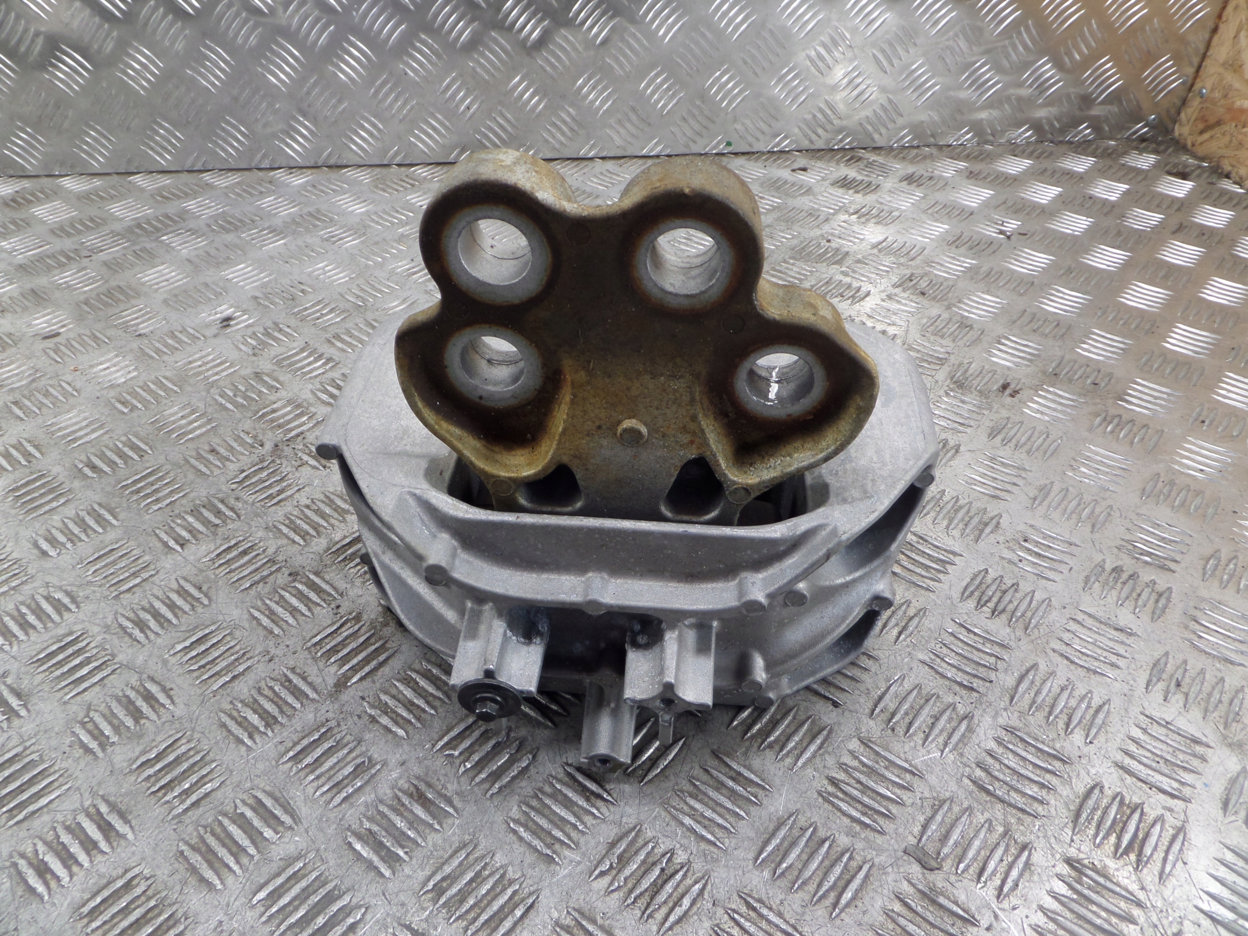 FORD TRANSIT MK2 2024R holder gearbox mount