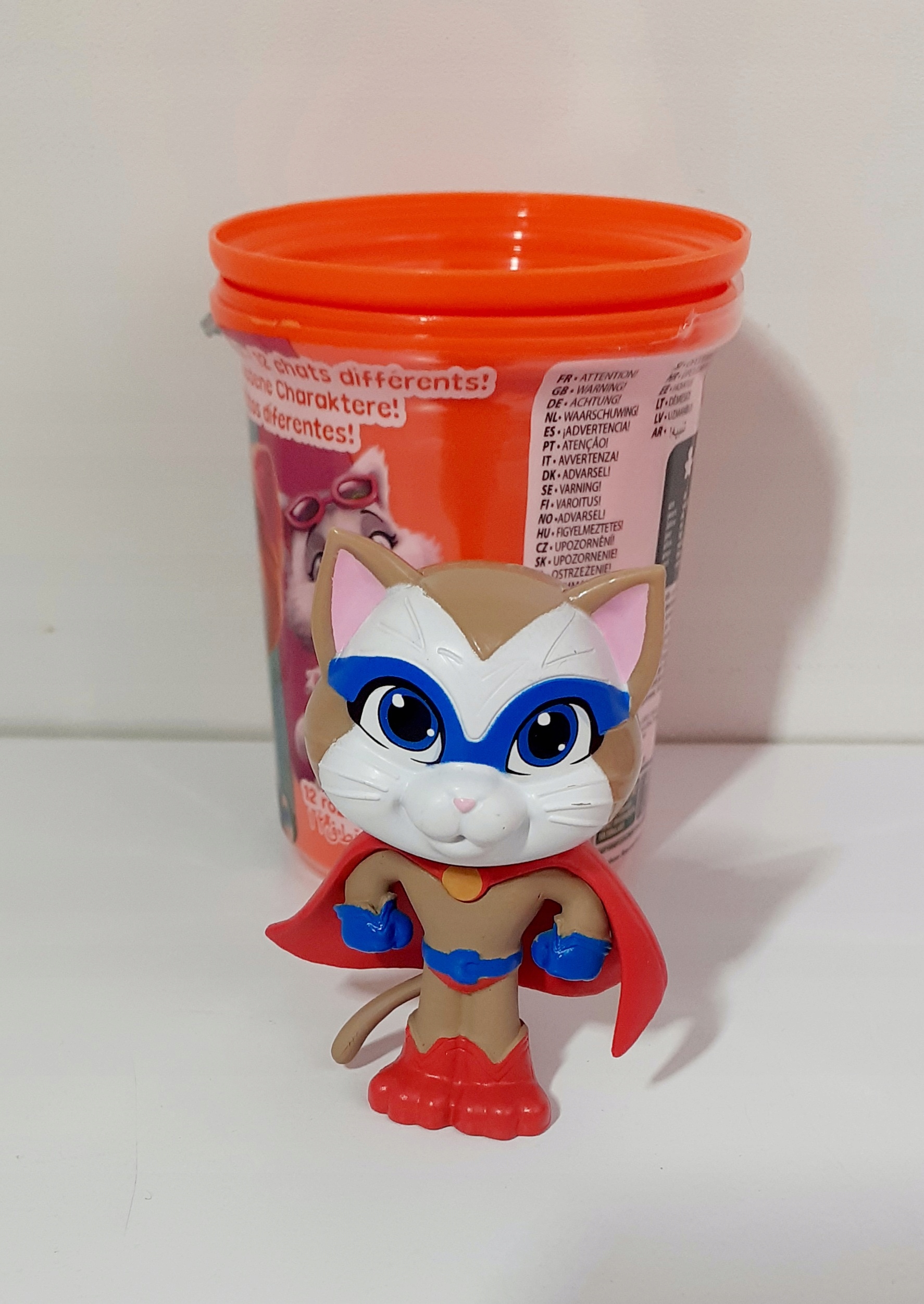 

Nowa figurka 44 Koty w koszu Super Snoogie