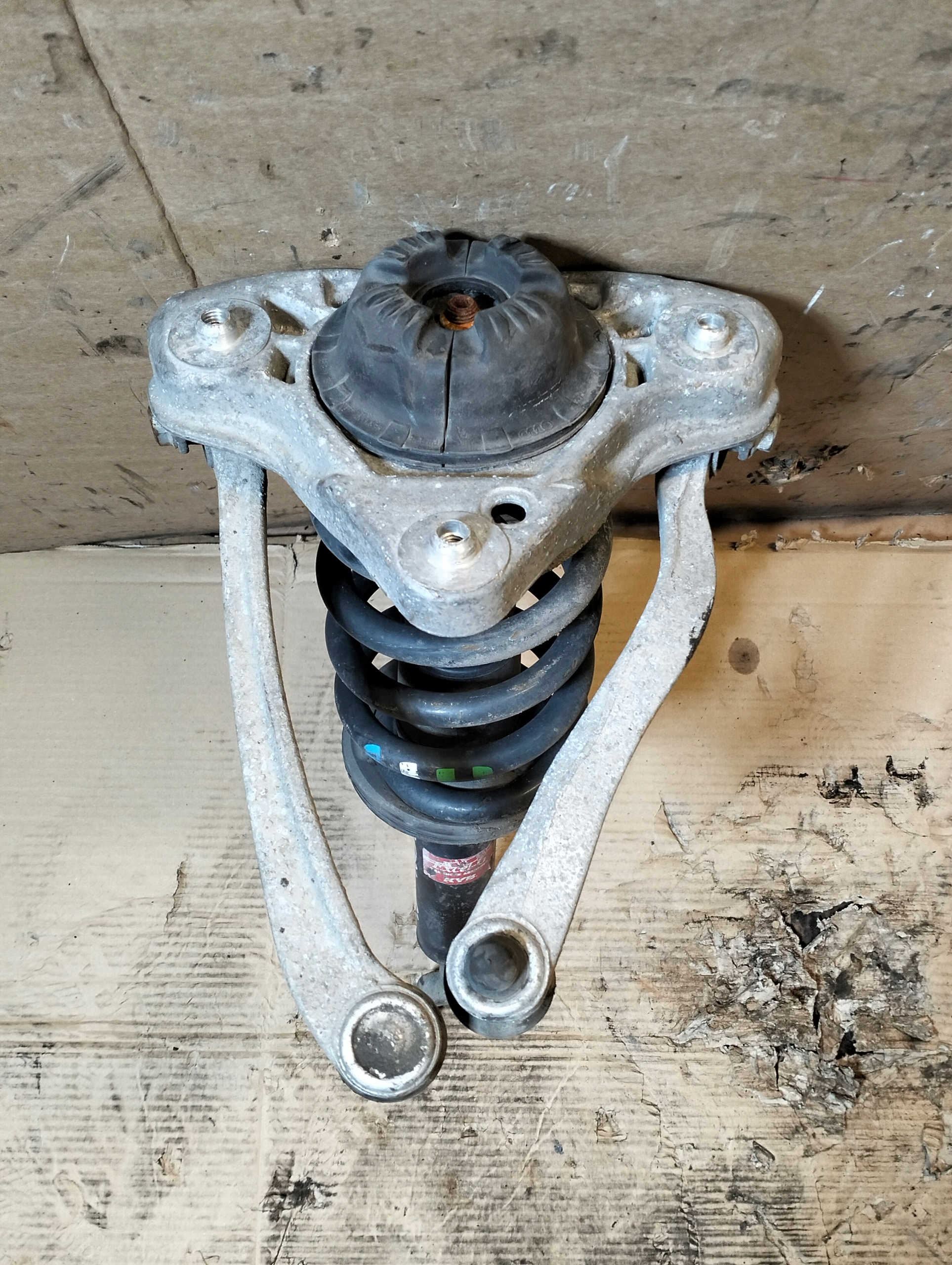 shock absorber front AUDI A4 B6 2.5 TDI KYB 341845