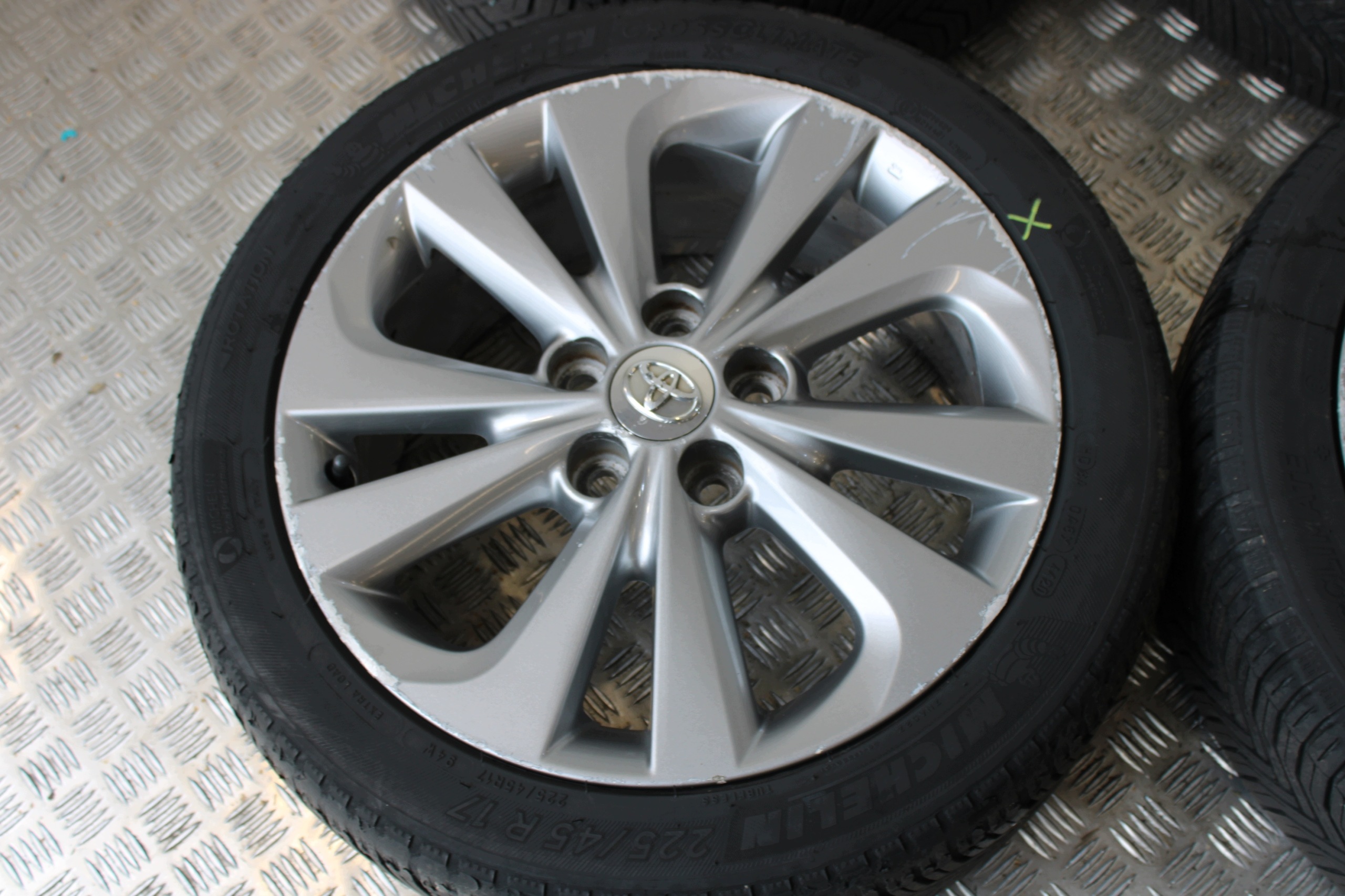 wheels discs disc 225/45 R17 TOYOTA AURIS II 2 KOMBI