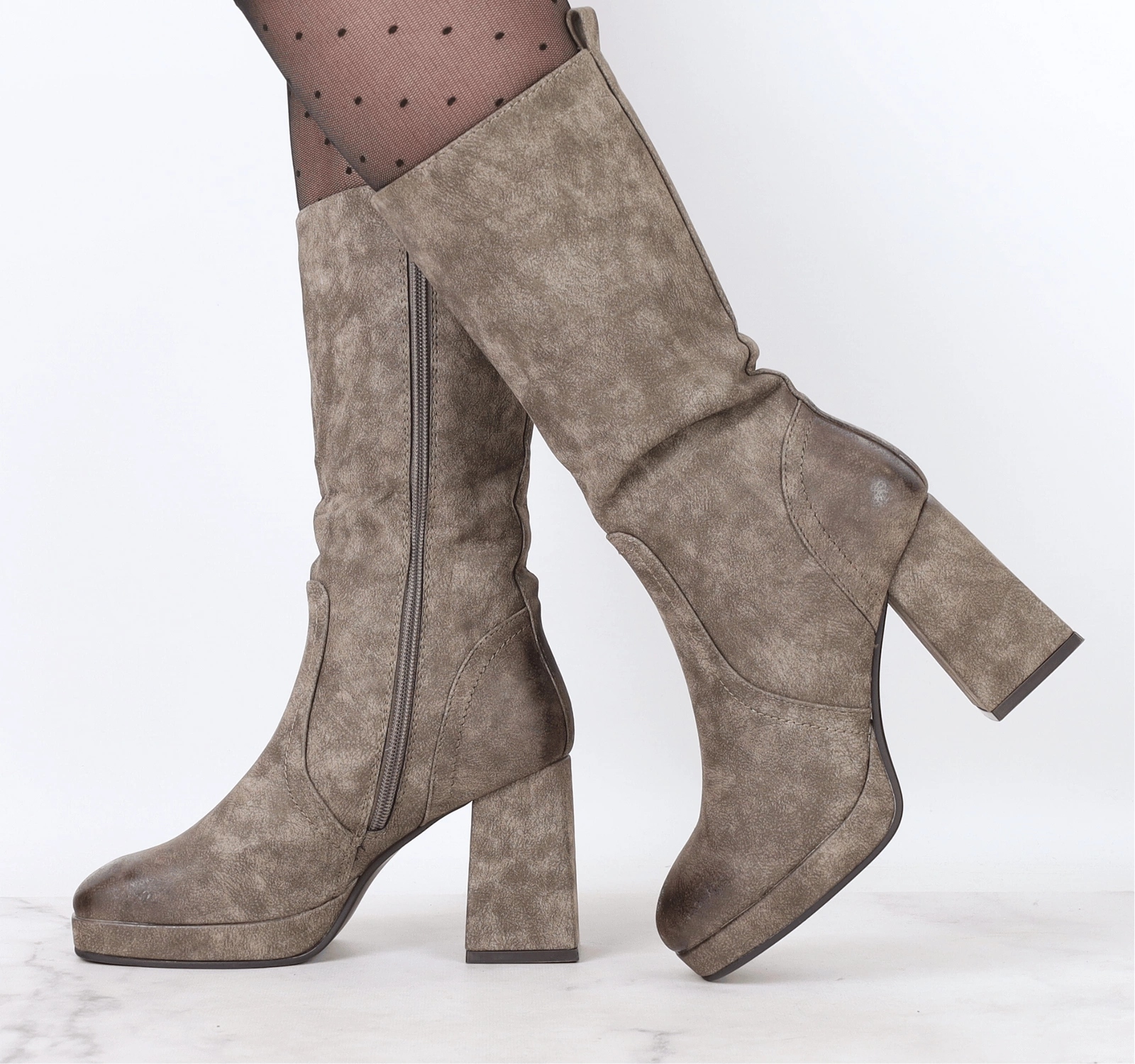 Modne kozaki damskie zimowe ocieplane na klocku i platformie Jezzi r.40 Oryginalne opakowanie producenta pudełko