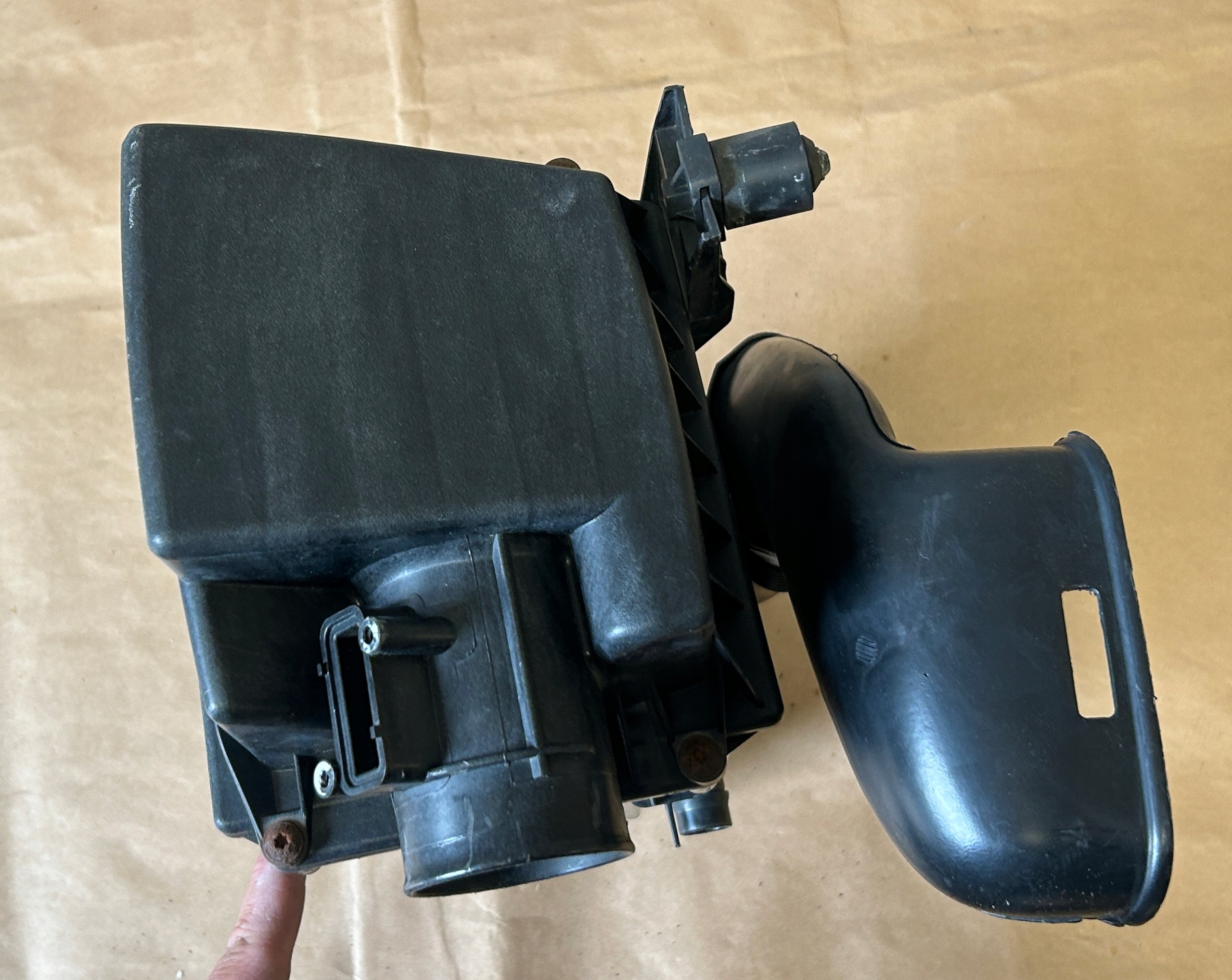 FORD B-MAX 2012-2017 1.6 Benzín AUTOMAT obal filtru vzduchový