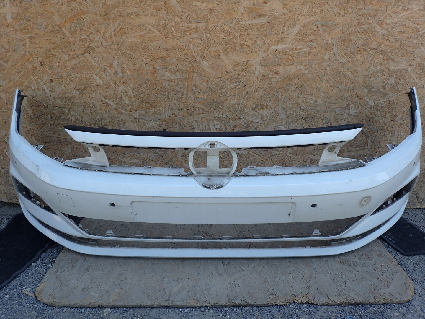 bumper front front VW VOLKSWAGEN POLO 2G 6 VI
