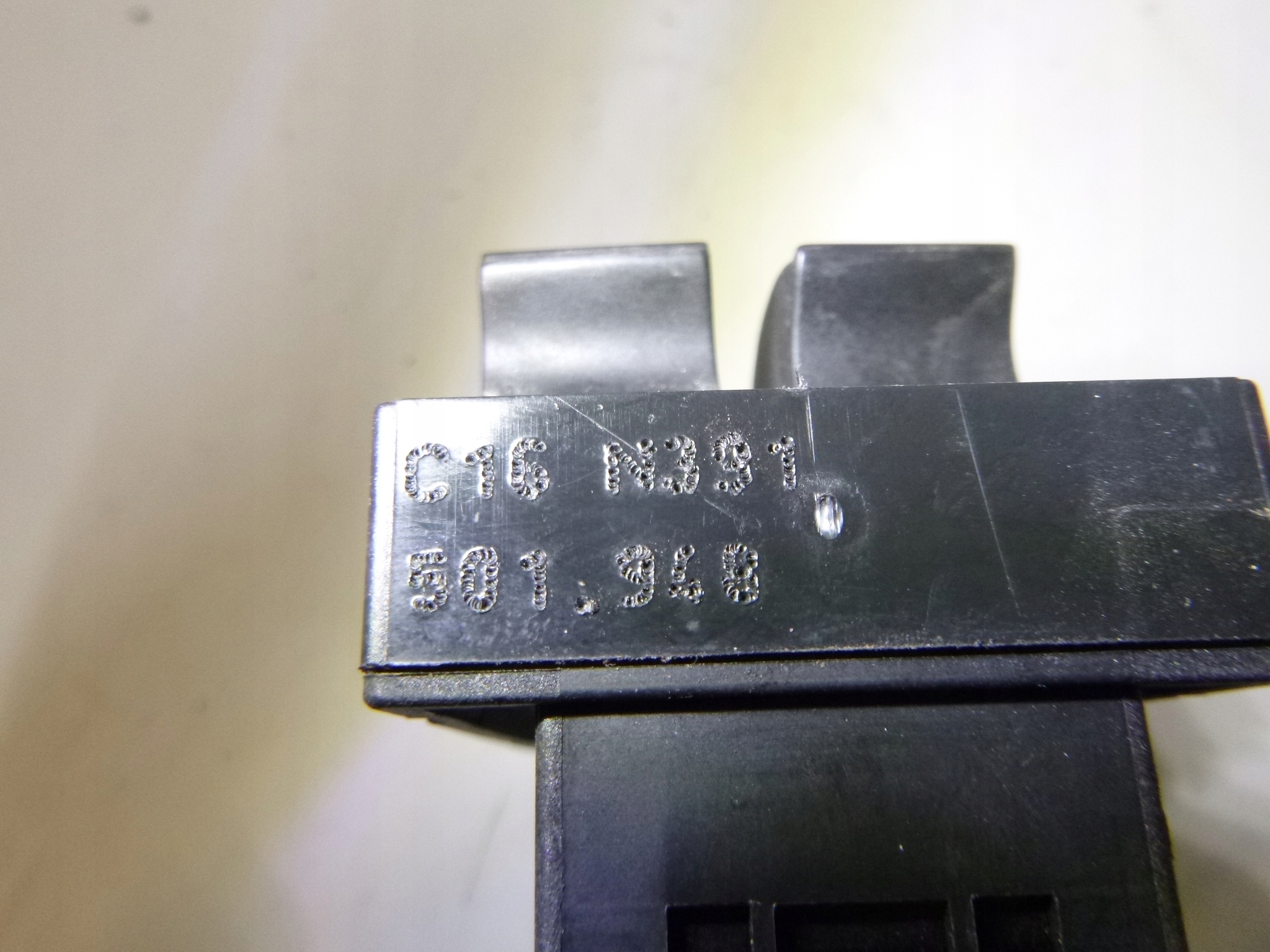 switch panel of the window left Audi A6 C5 04r.