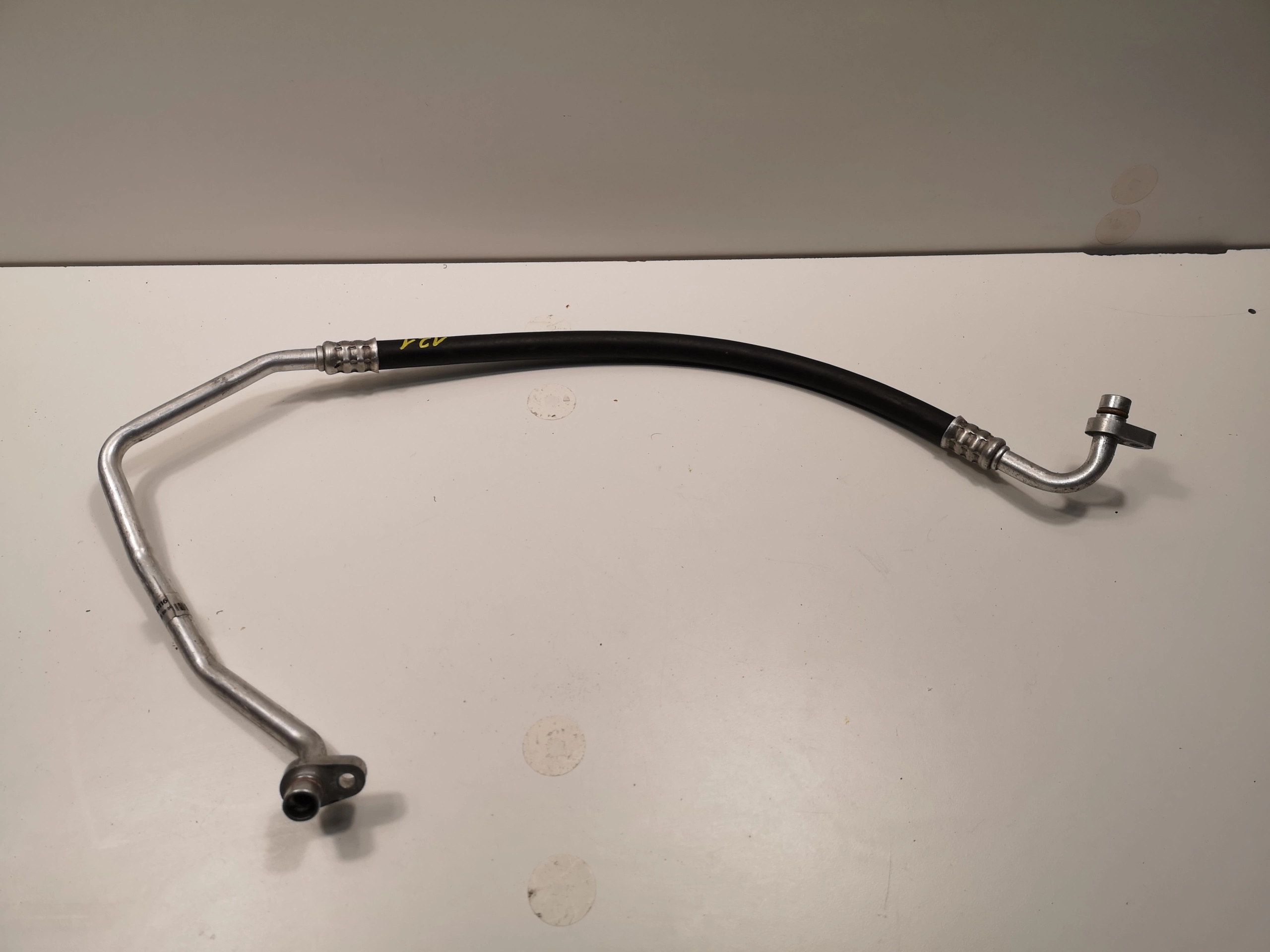 KIA SORENTO II КАБЕЛЬ КОНДИЦИОНЕРА 924901167R