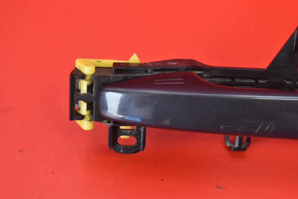 handle left front front 8V1 TOYOTA PRIUS 3 III XW30 09-11