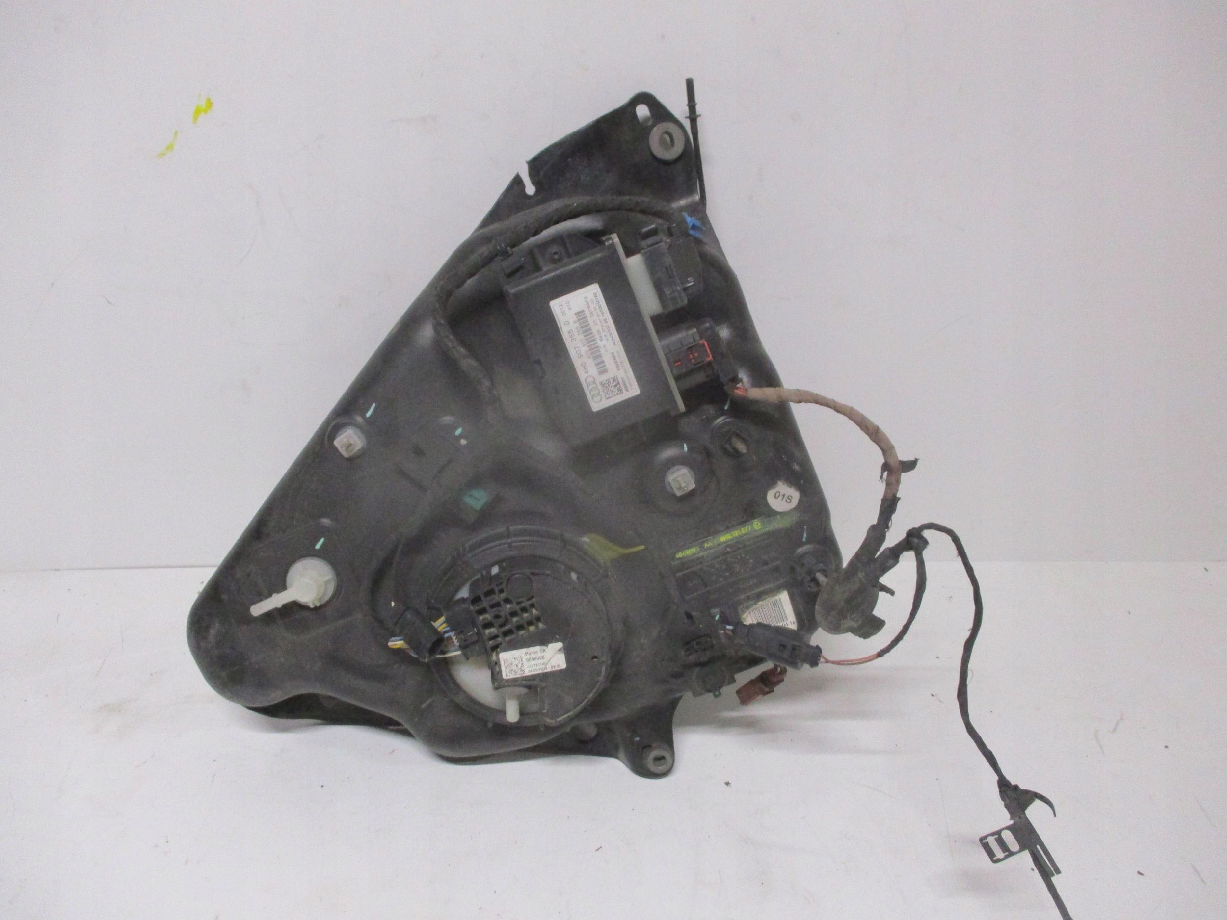 Behälter ADBLUE AUDI A4 S4 B8 8K 8K0131877R