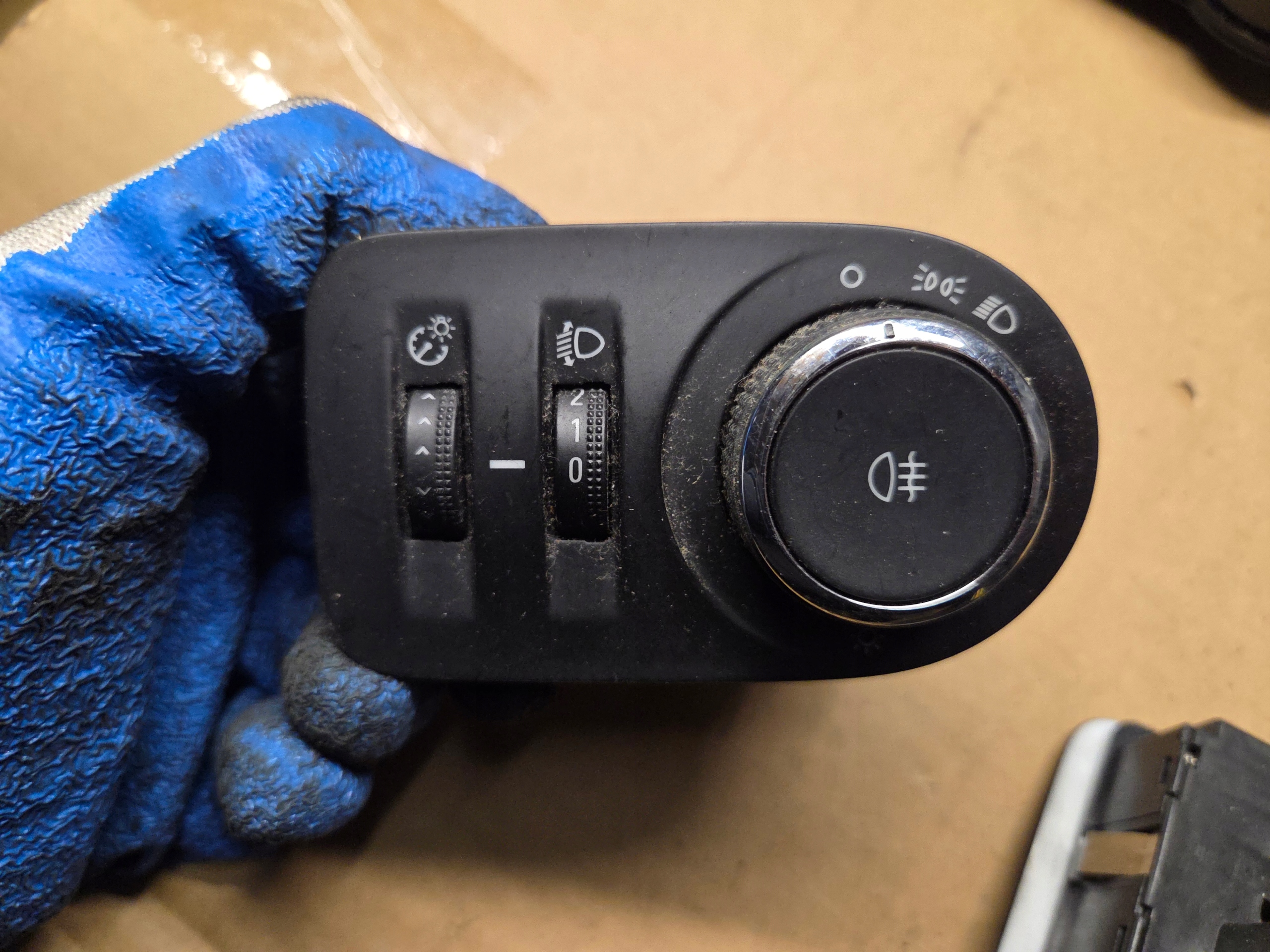 OPEL MERIVA B light switch 13294818