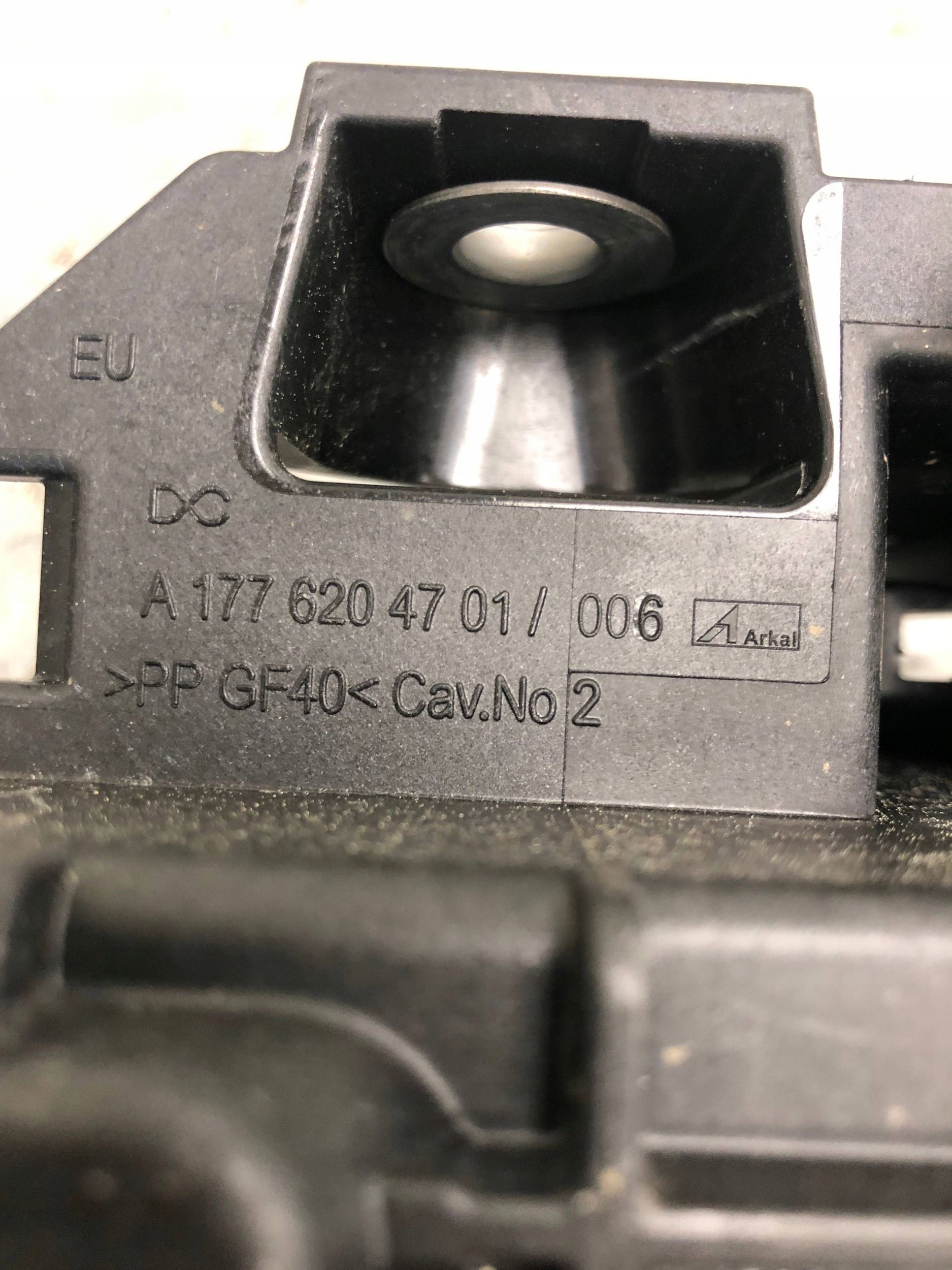 držač akumulatora MERCEDES W177 A1776204701