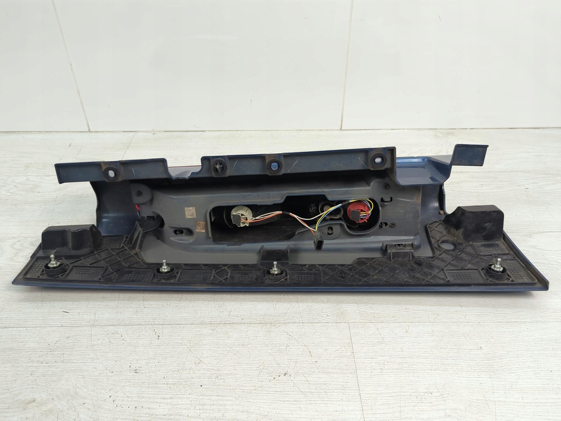 фонарь правый opel VIVARO renault TRAFIC 265A13908R