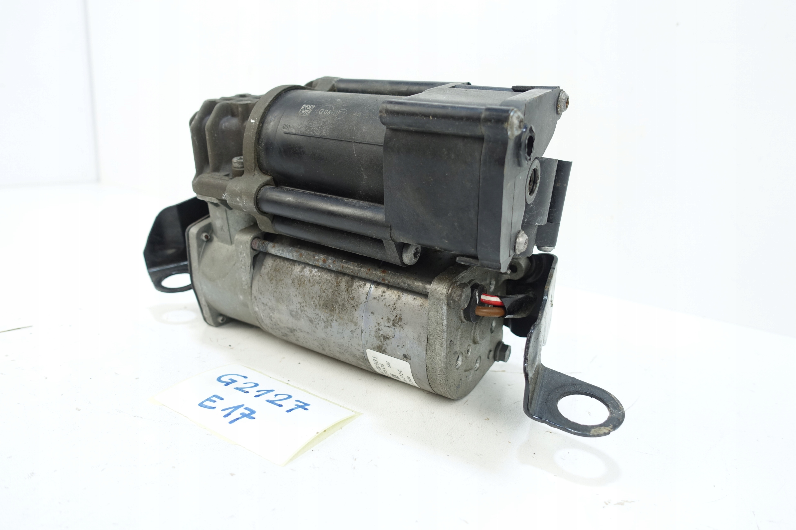 MERCEDES E-KLASA W213 2013- compressor; springing A2133200004