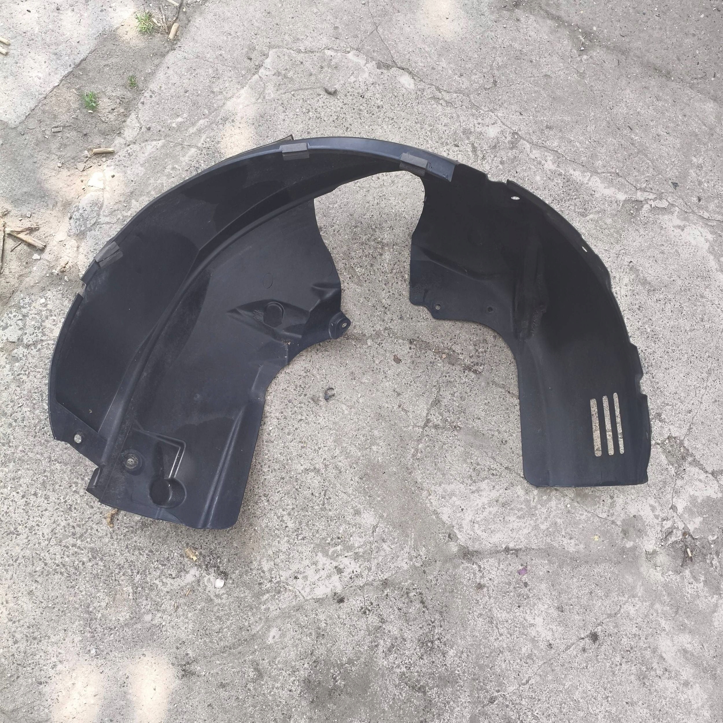mudguard front right Ford Fiesta MK7 LIFT