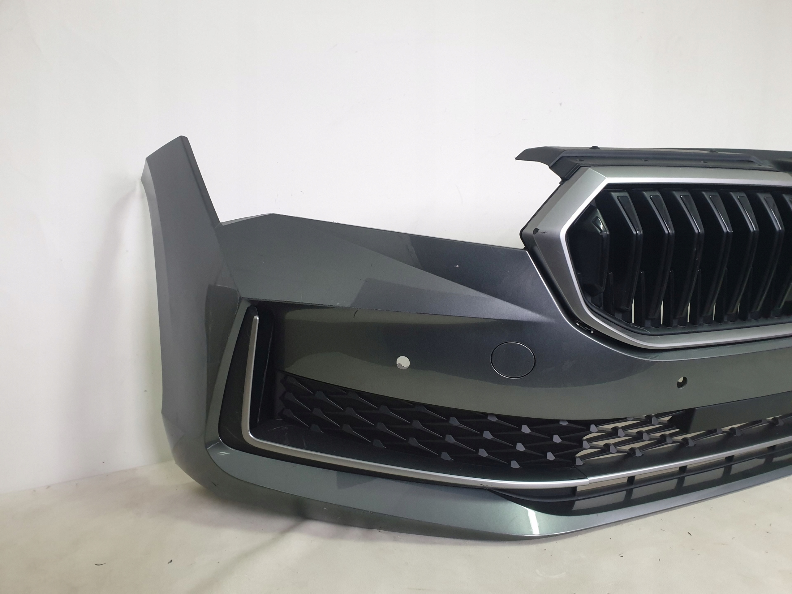 SKODA SUPERB IV 3P0 23-> bumper front front 4 x PDC cover 3P0807221