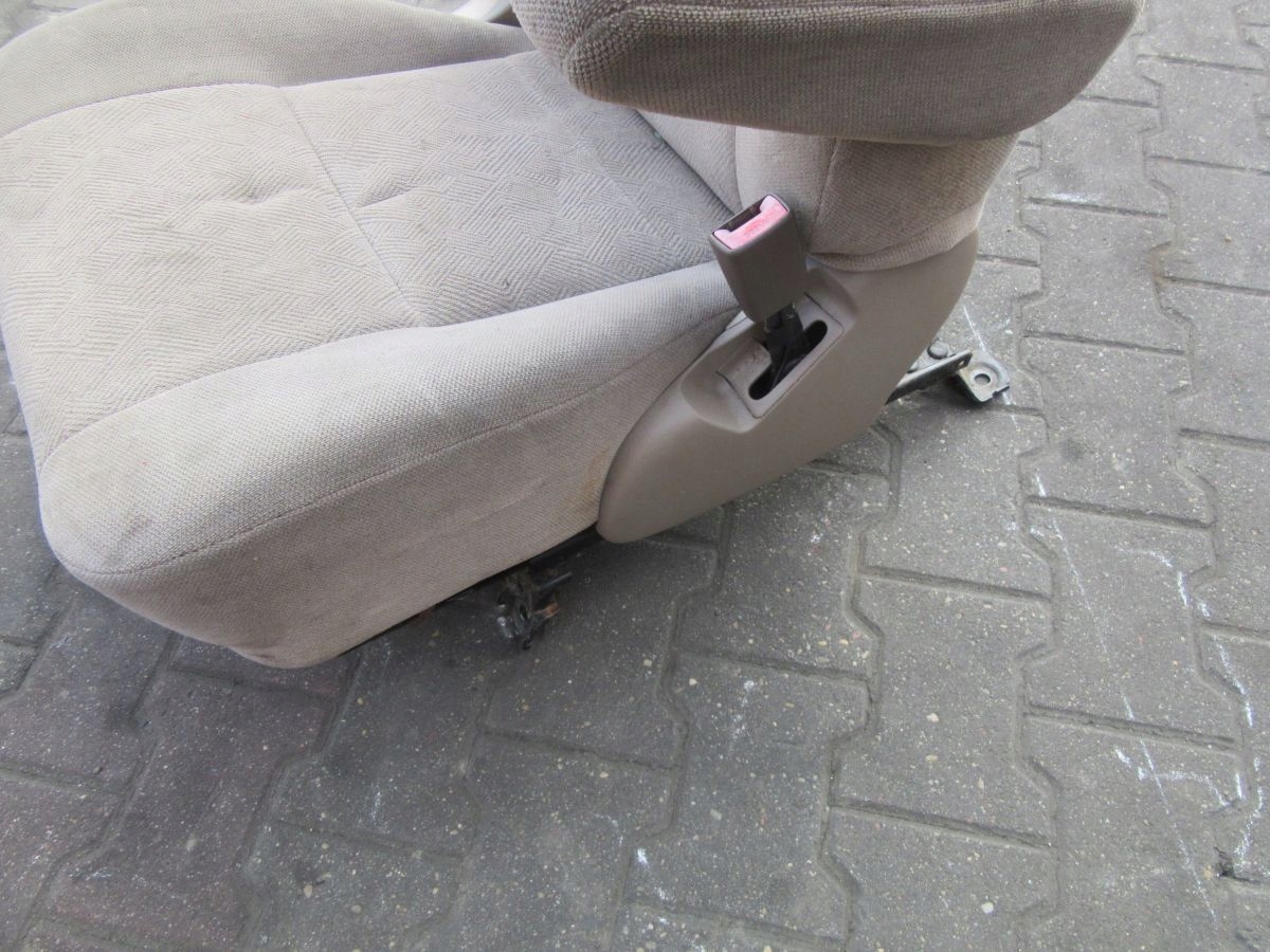 TOYOTA SEQUOIA 2001 кресло левая правая перед