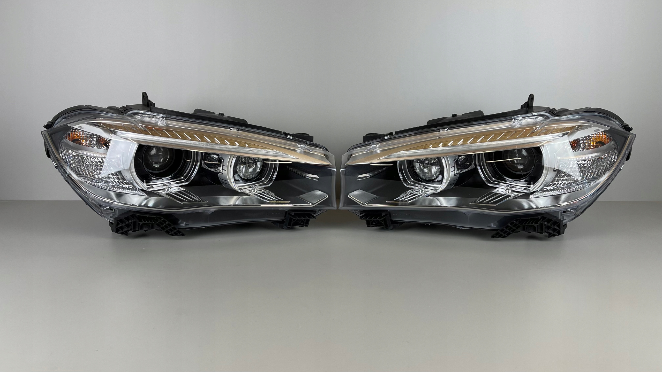 BMW X5 F15 X6 F16 фара левая правая XENON