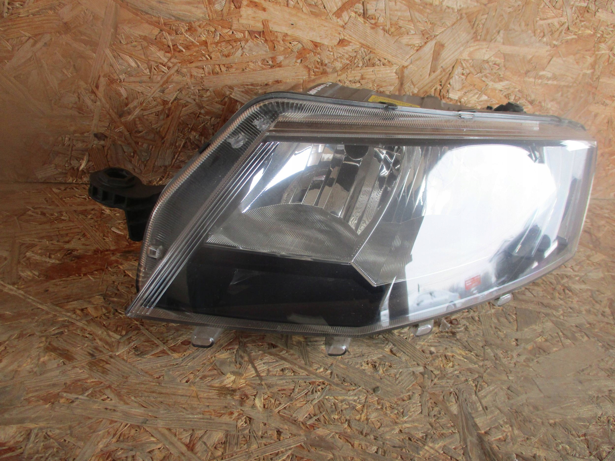 light front front left SKODA OCTAVIA III 5E1