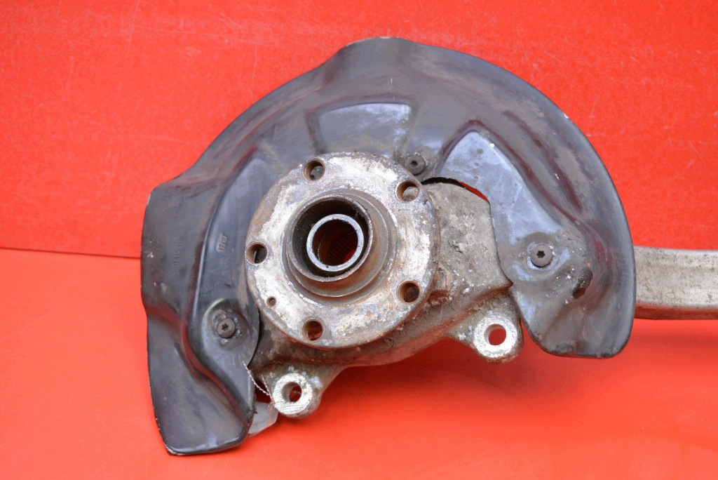 otoč čepu levá předek 4F0257 AUDI A6 C6 2.0 TDI 140 KM 04-08