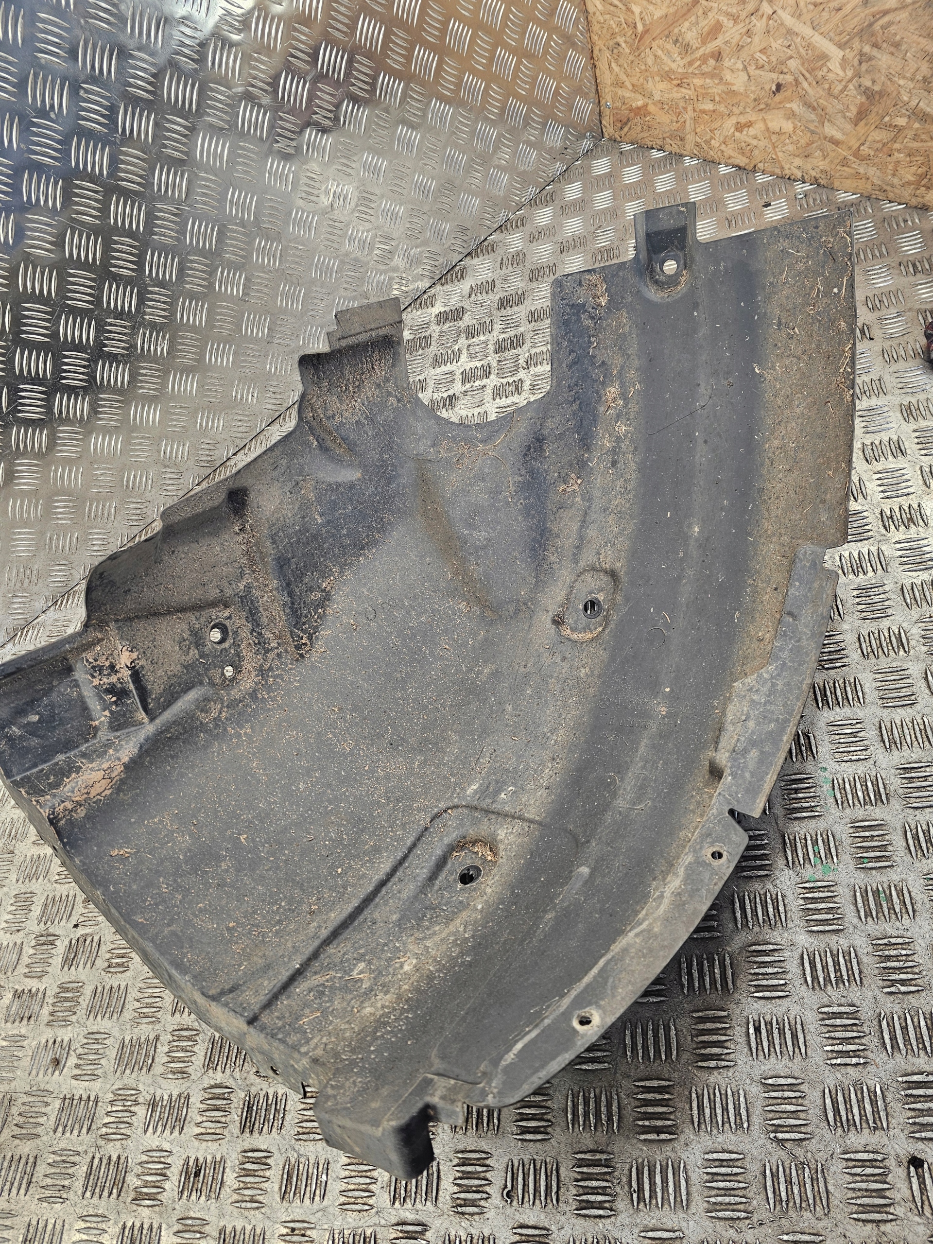 MERCEDES SPEINTER W907 W910 18-25r mudguard front left front A9076840200