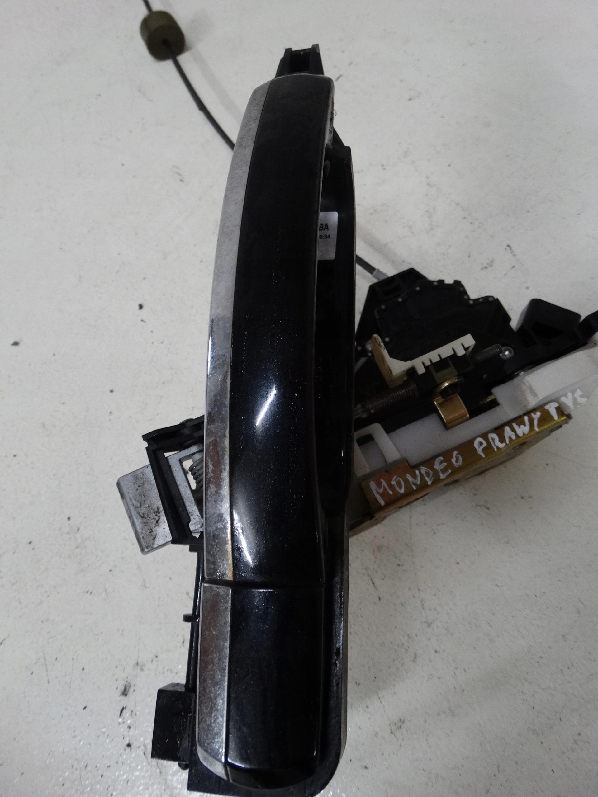 handle + lock door FORD MONDEO right rear part