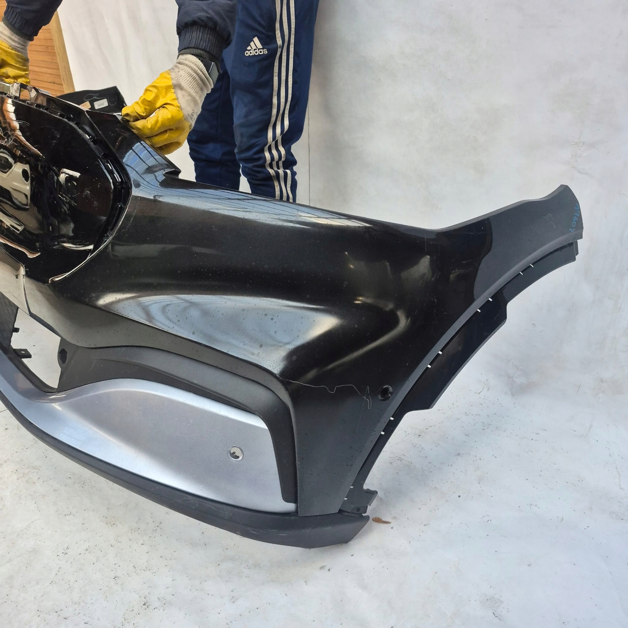 FORD MUSTANG MACH-E 20- bumper front front PDC LJ8B-17C831-A