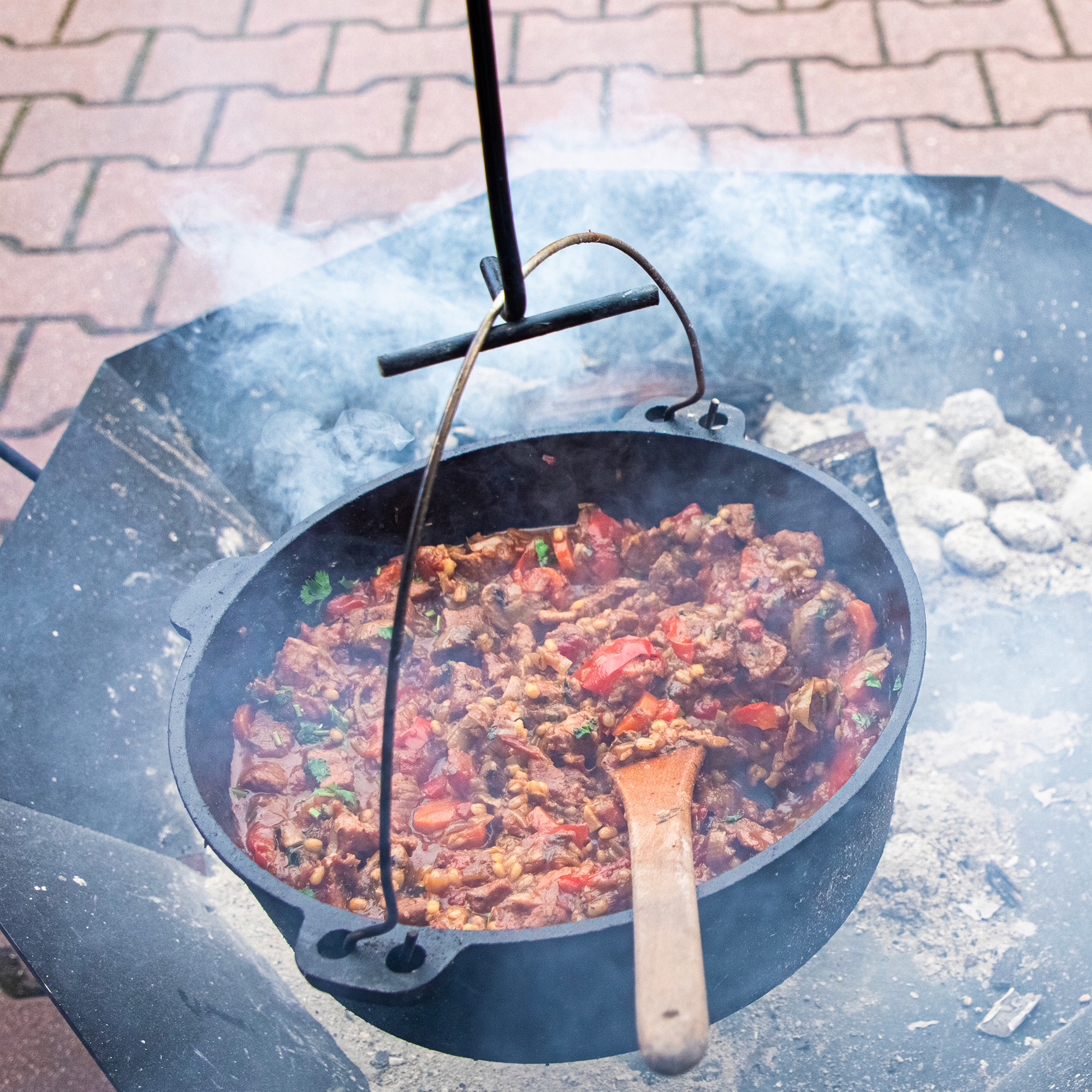 Uchwyt pogrzebacz do garnka lub kociołka żeliwnego Stan opakowania oryginalne