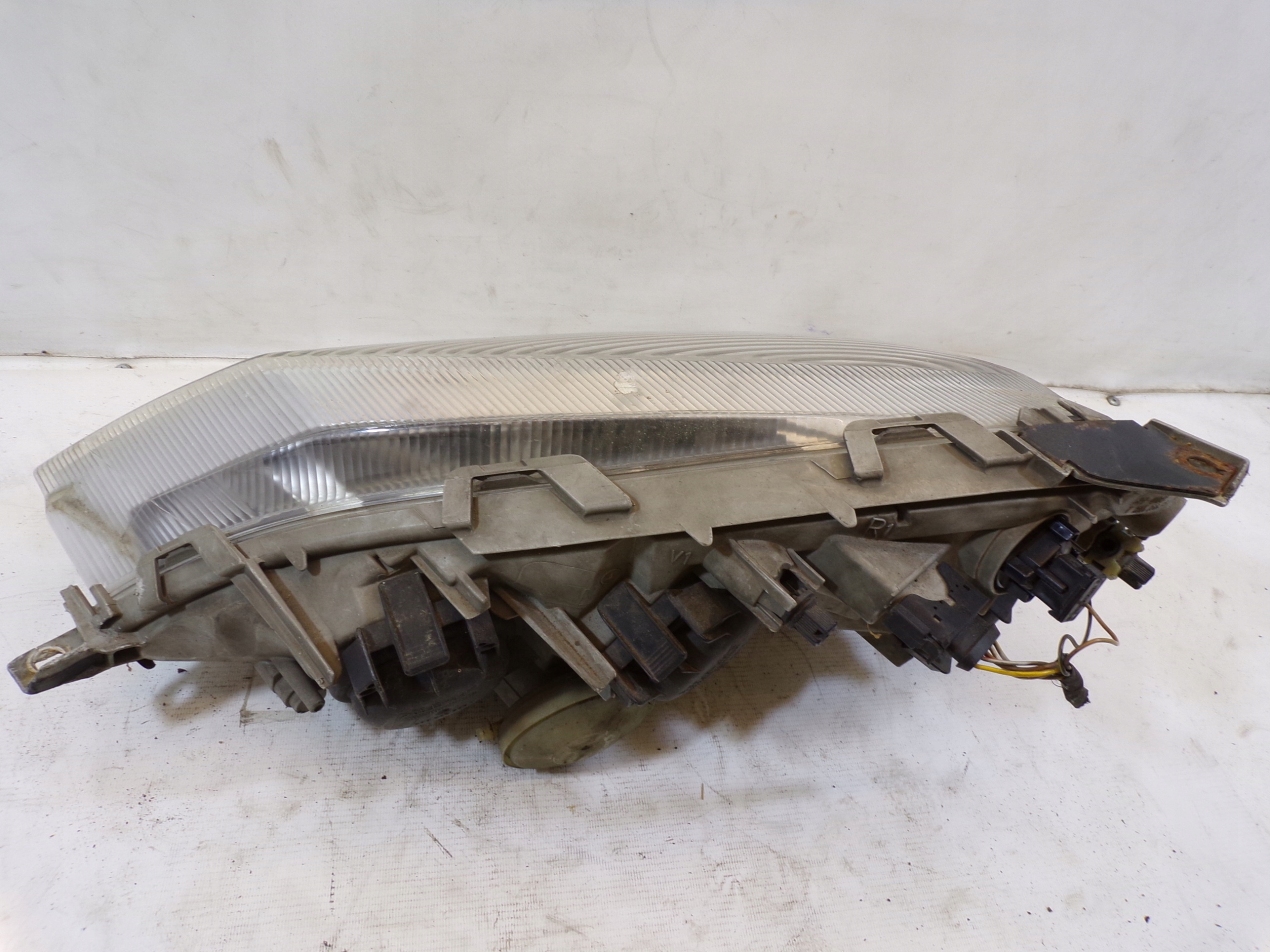 light right front front MERCEDES VANEO (1)